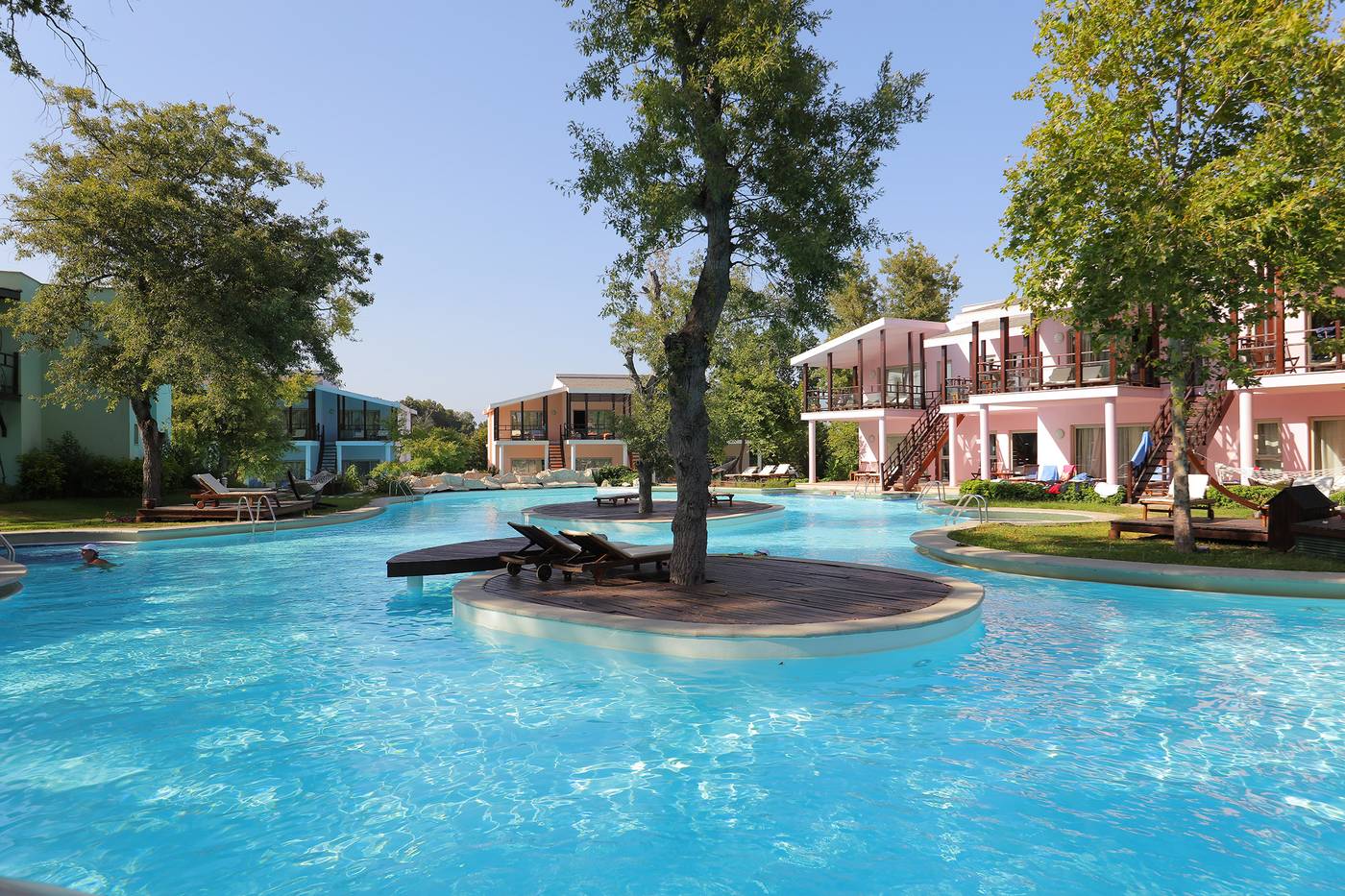 Sueno-Hotels-Beach-Side-Pool-3