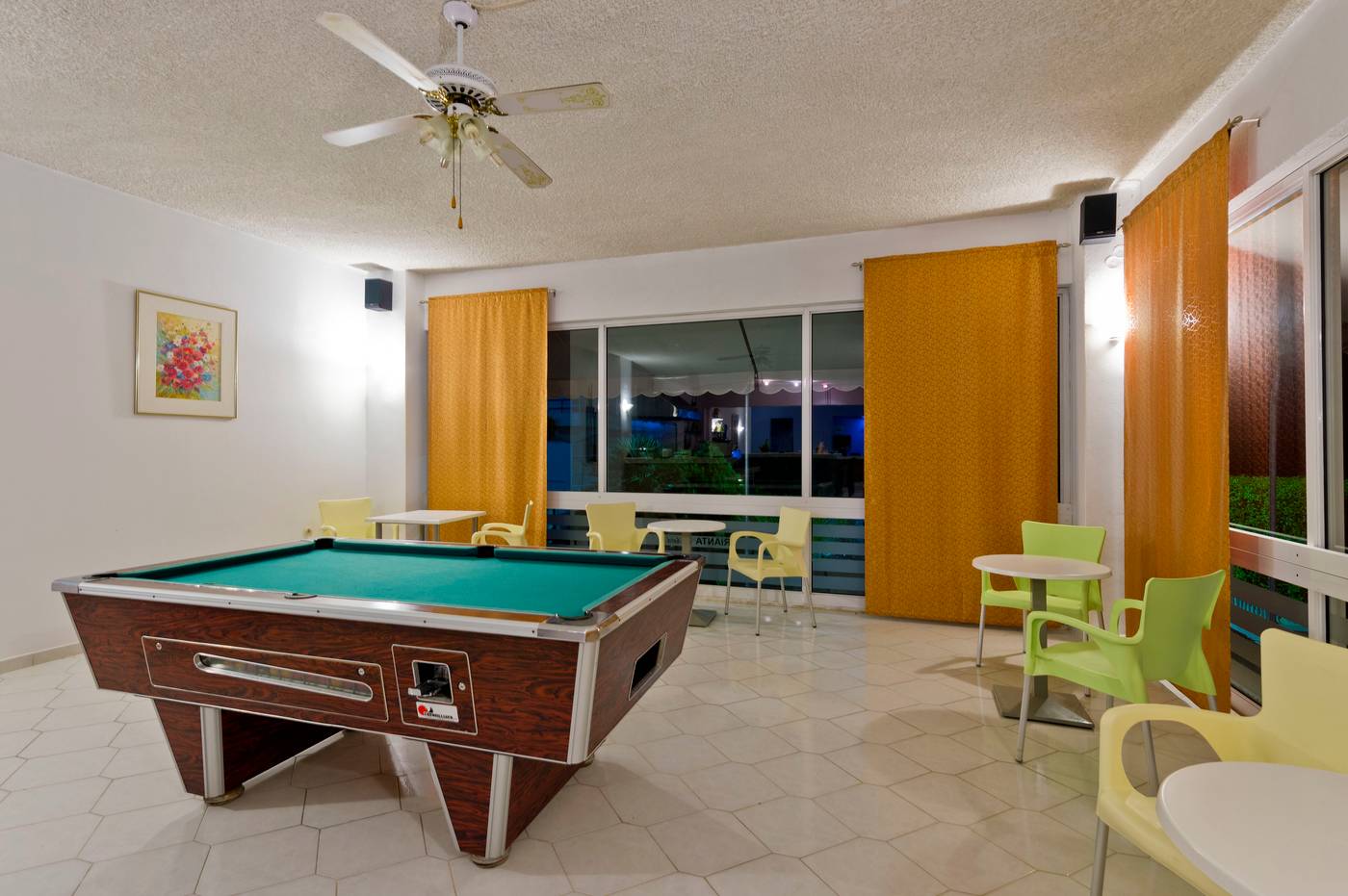 Trianta-Hotel-Apartments-Sports-and-Entertainment-26