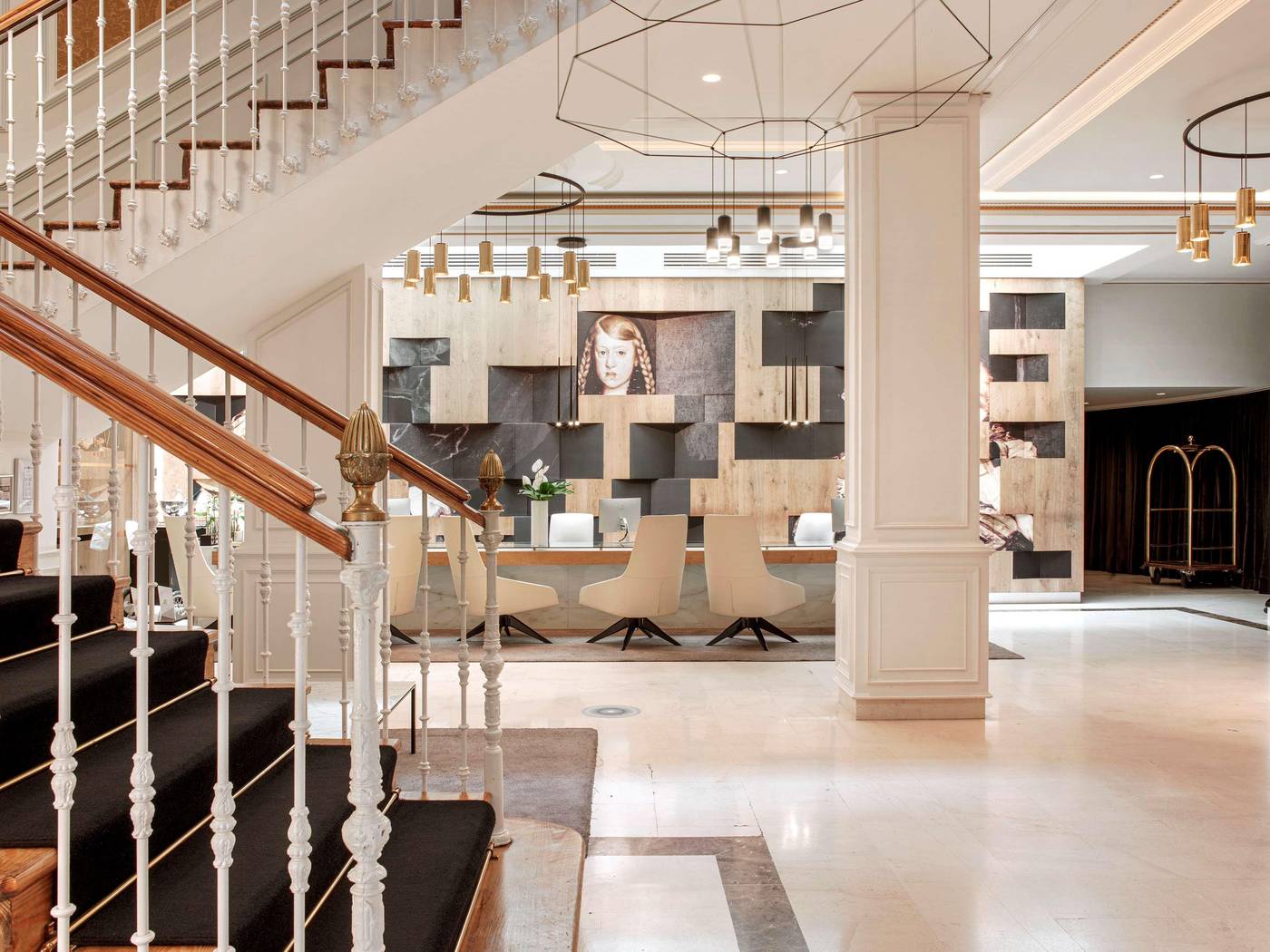 Gran-Melia-Palacio-de-los-Duques-Lobby-19