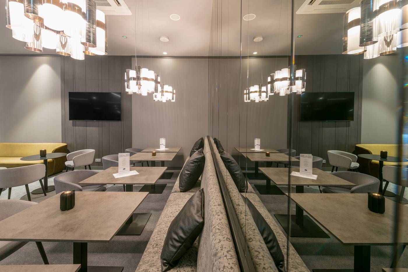 Hampton by Hilton Poznan Old Town-Poland-Poznan-Lobby-5