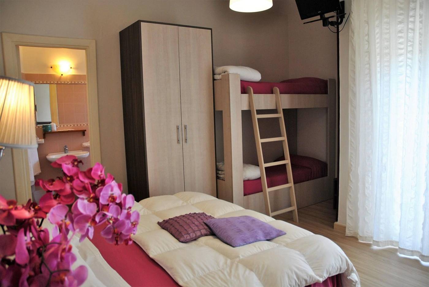 Villa-Fiorita-Room-22