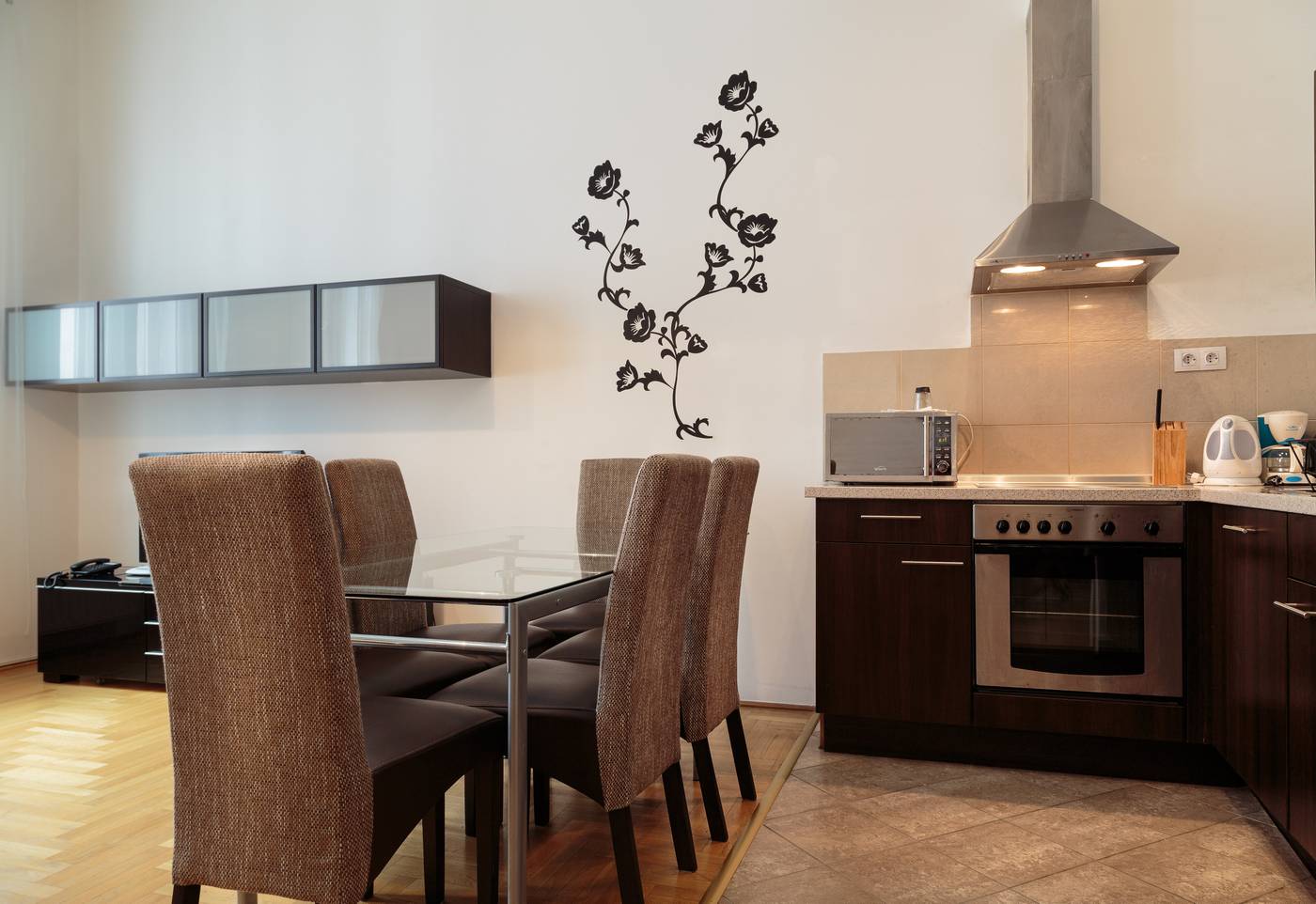 Gozsdu-Court-Room-18