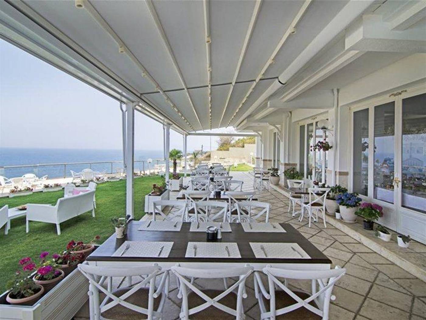 Golden-Gate-General-view-16