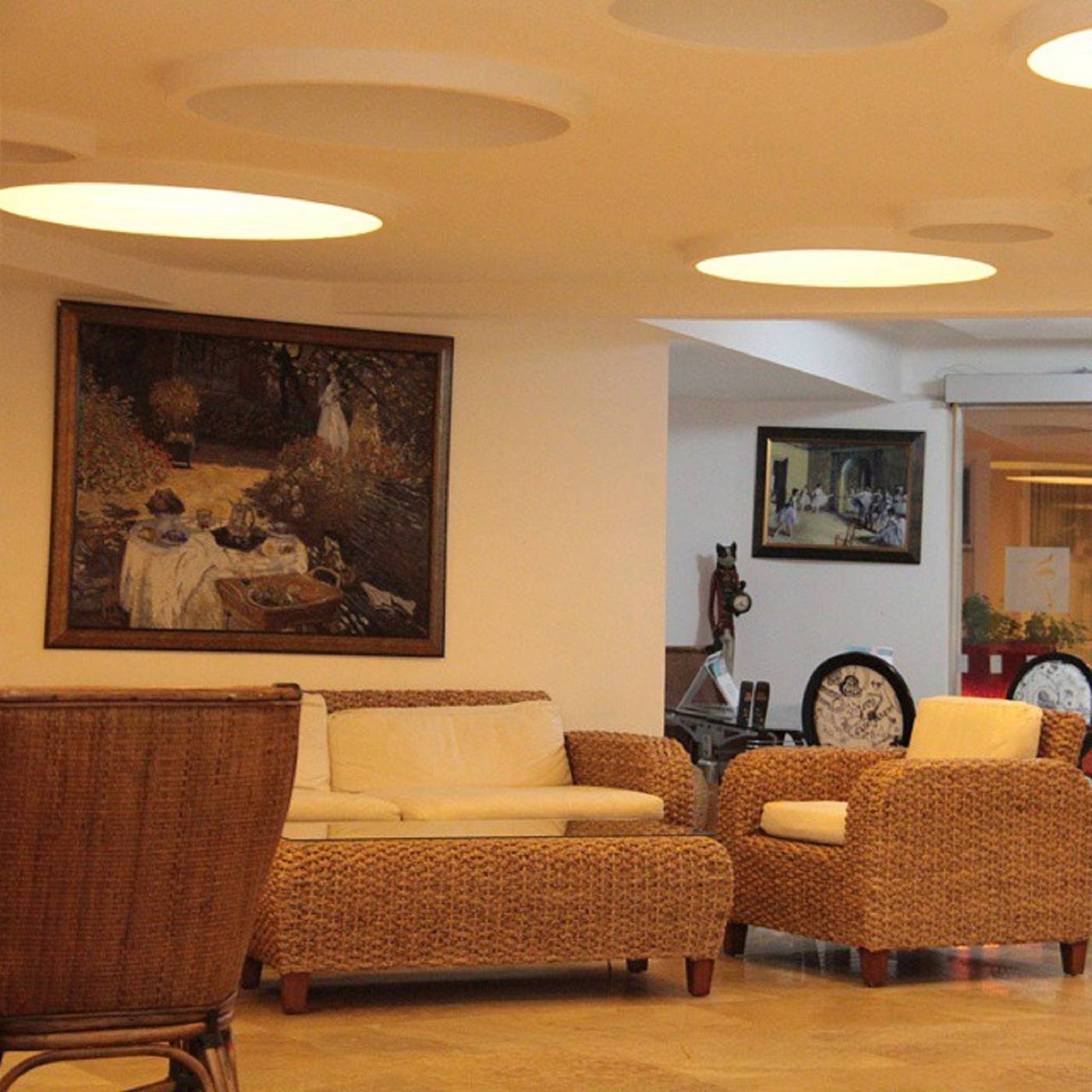 Nicholas-Park-Hotel-Lobby-54