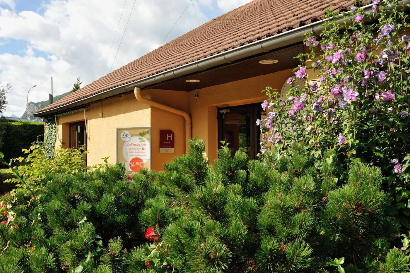 Hotel Campanile Grenoble Sud - Seyssins-France-Seyssins-General view-2