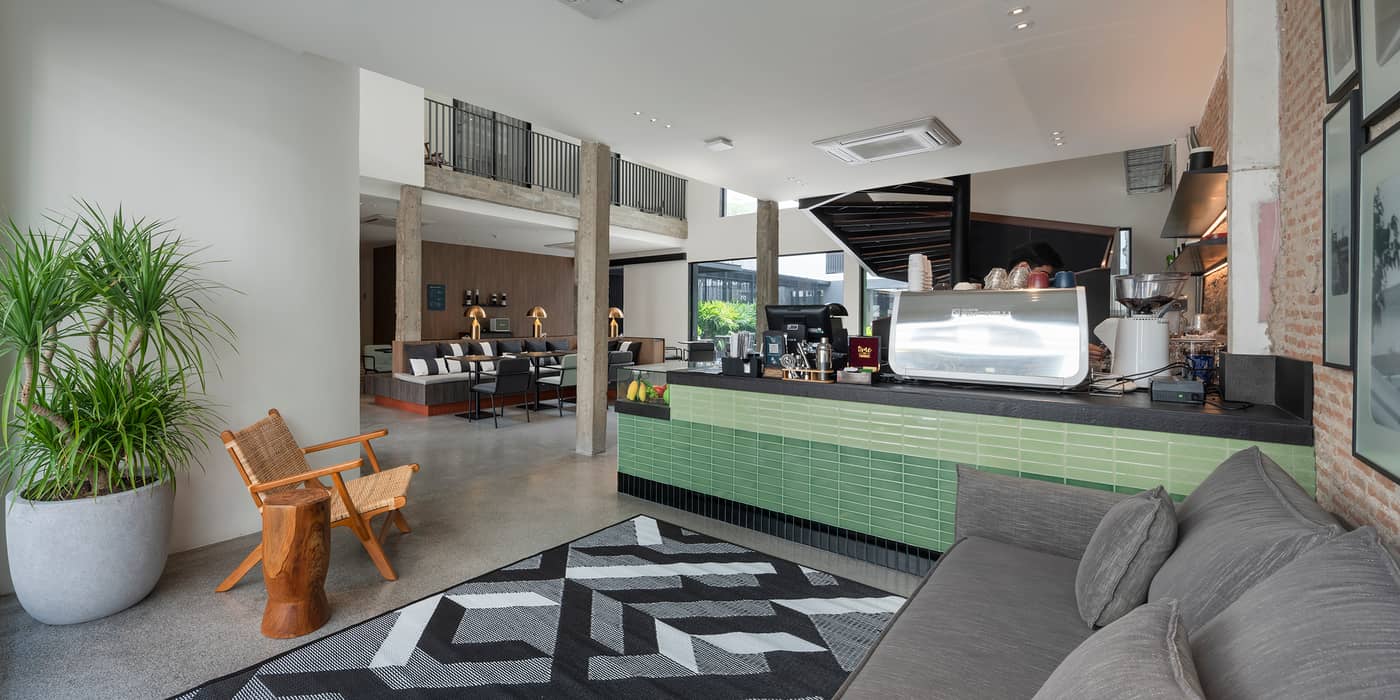 Lilit-Bang-Lumphu-Hotel-Lobby-13