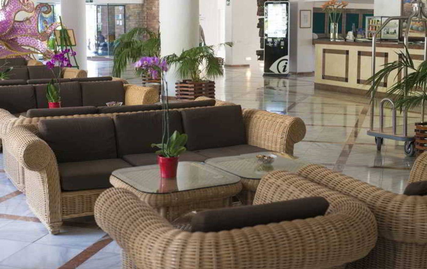 Smy-Puerto-de-la-Cruz-Lobby-42