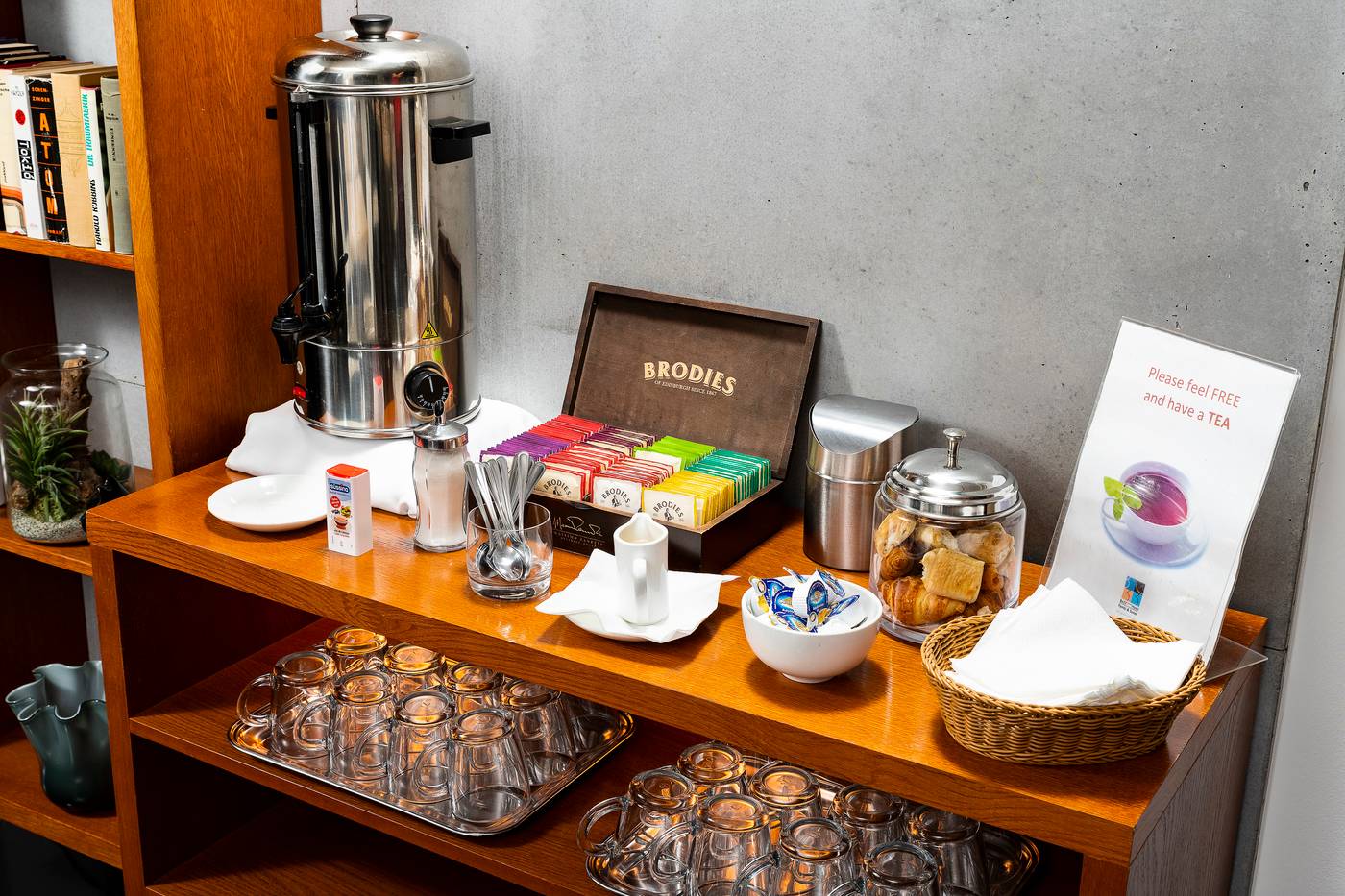 Bo33-Hotel-Family-and-Suites-Lobby-55