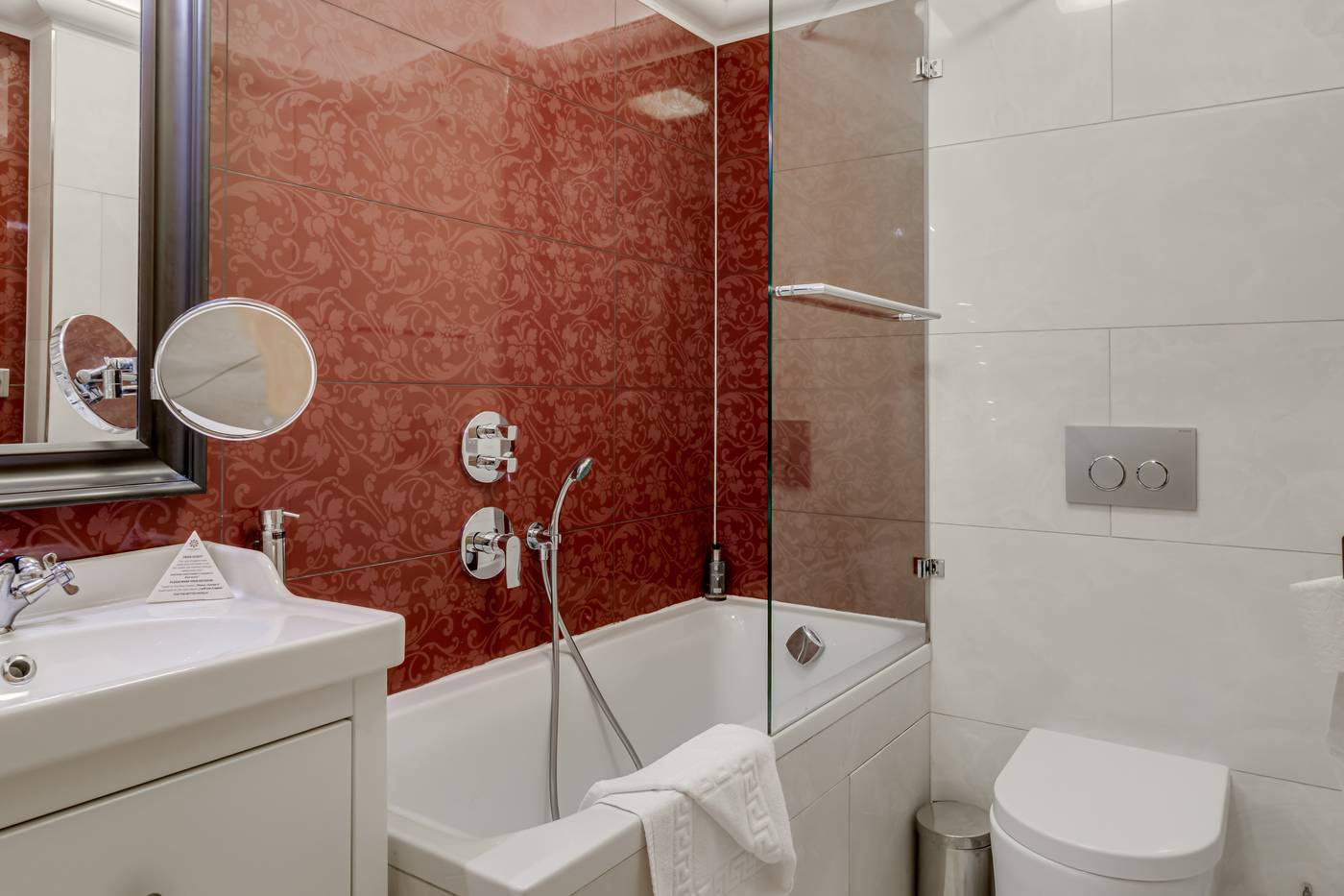 Louren---The-Bridge-Inn-Room-20