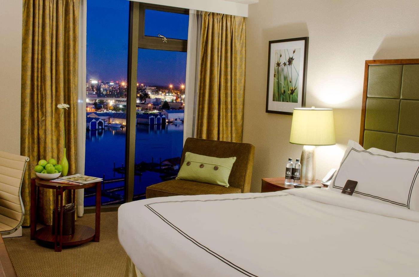 Radisson-Blu-Vancouver-Airport-Room-25