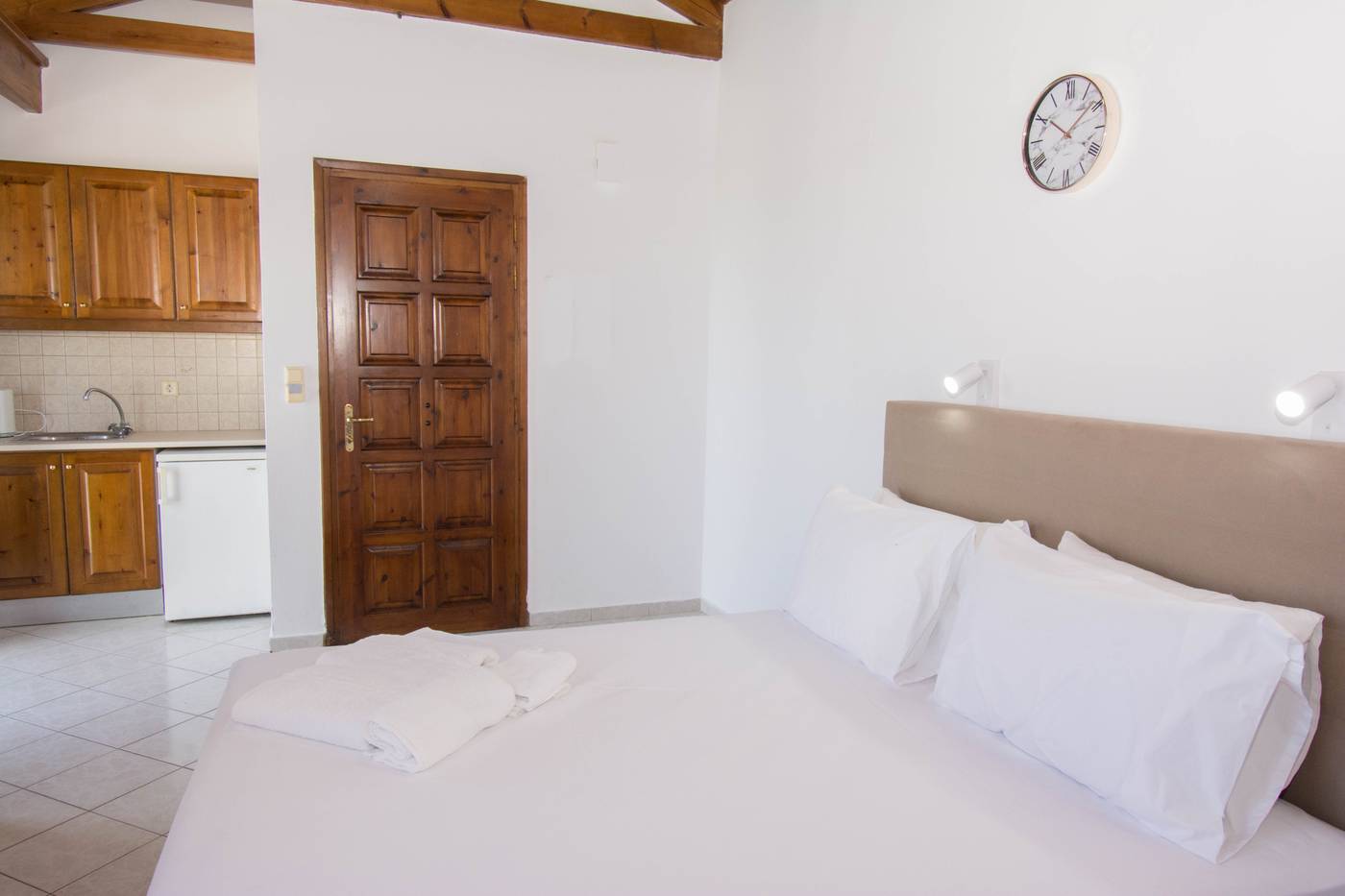 Rena-Apartments-Room-18