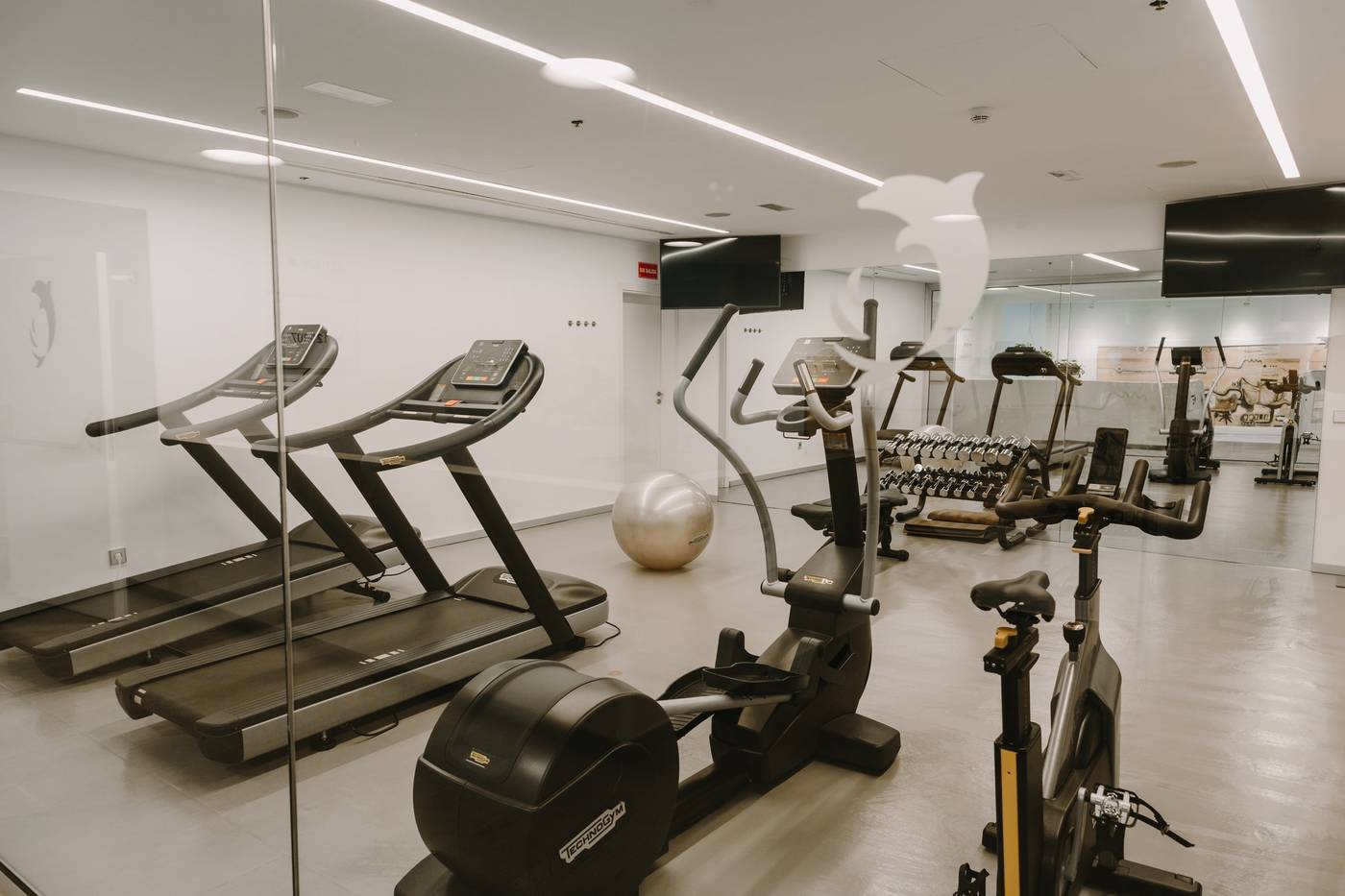 Dunas-Don-Gregory-Sports-and-Entertainment-36