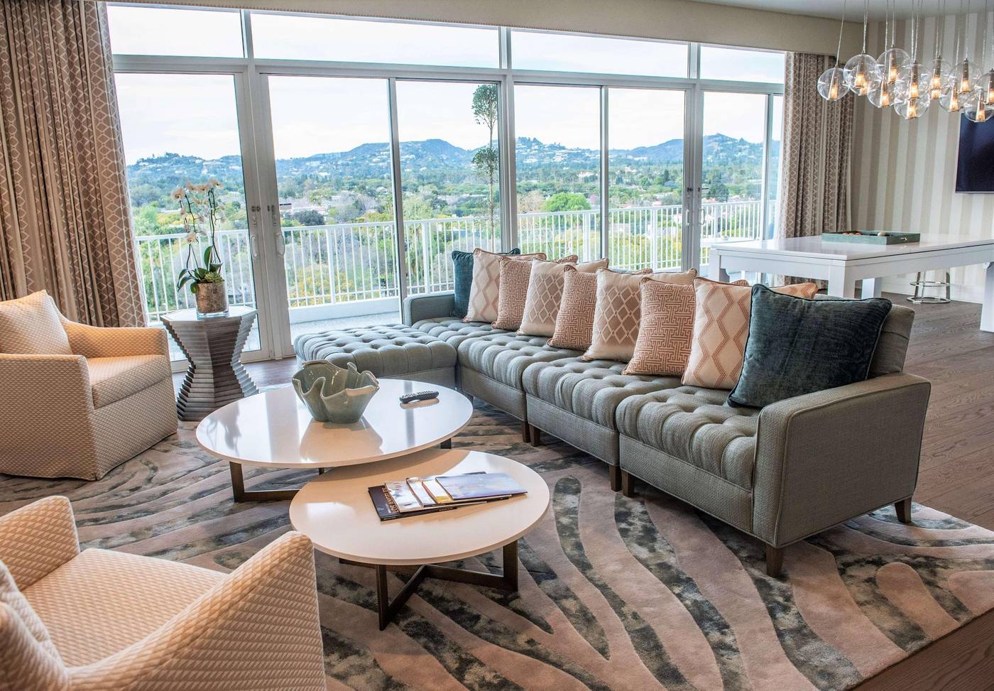 Beverly-Hilton-Room-13