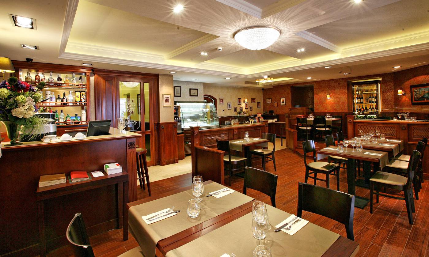 Gold-Hotel-Budapest-Restaurant-39