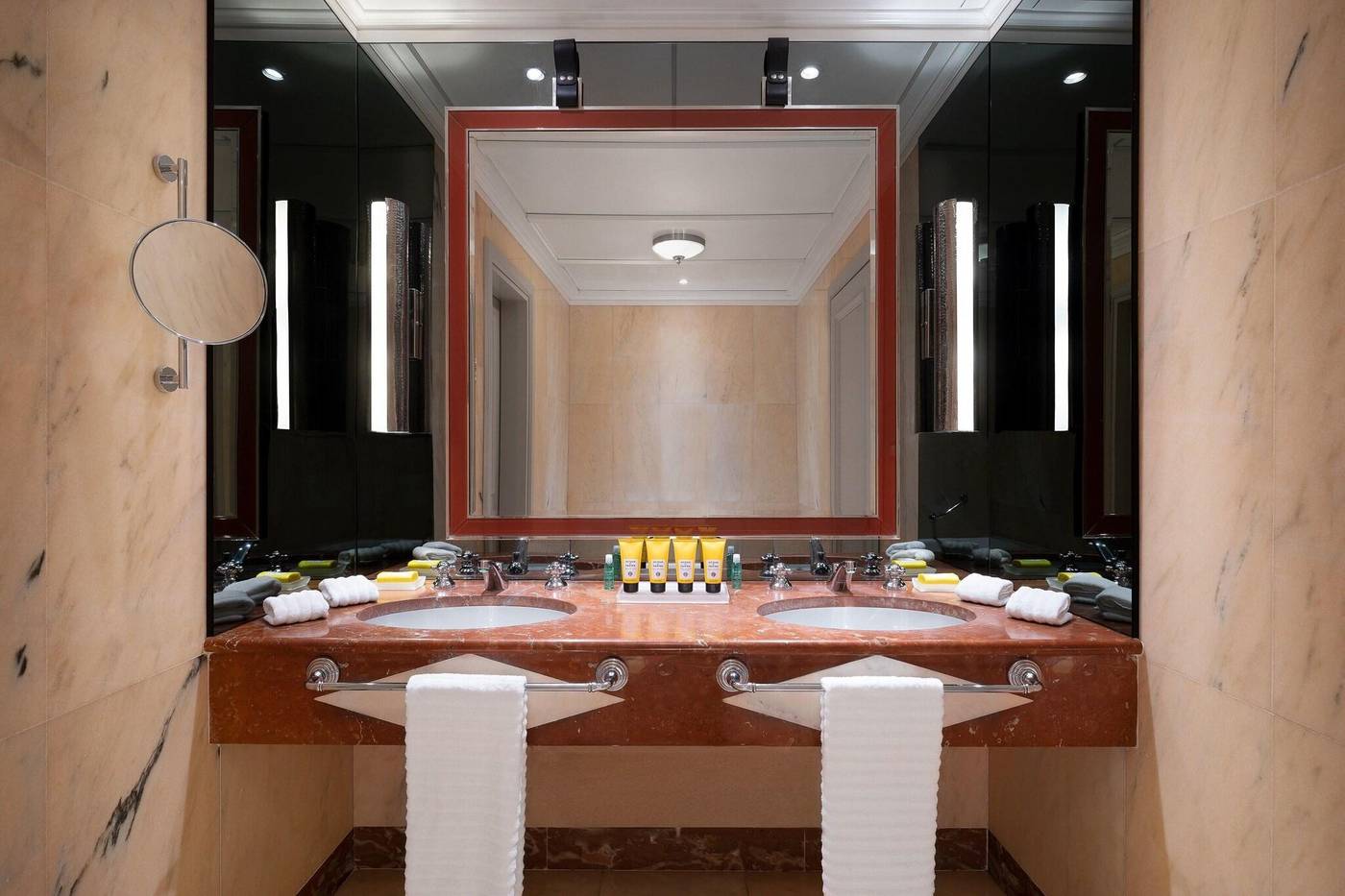 The-Westin-Excelsior-Room-48