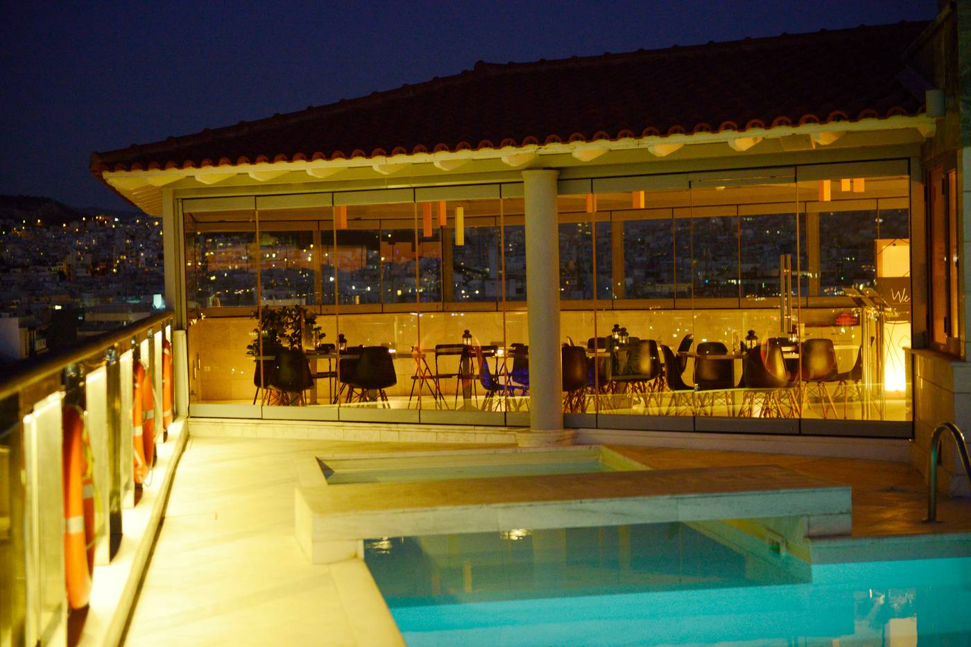 Dorian-Inn--Sure-Hotel-Collection-by-Best-Western-Pool-53