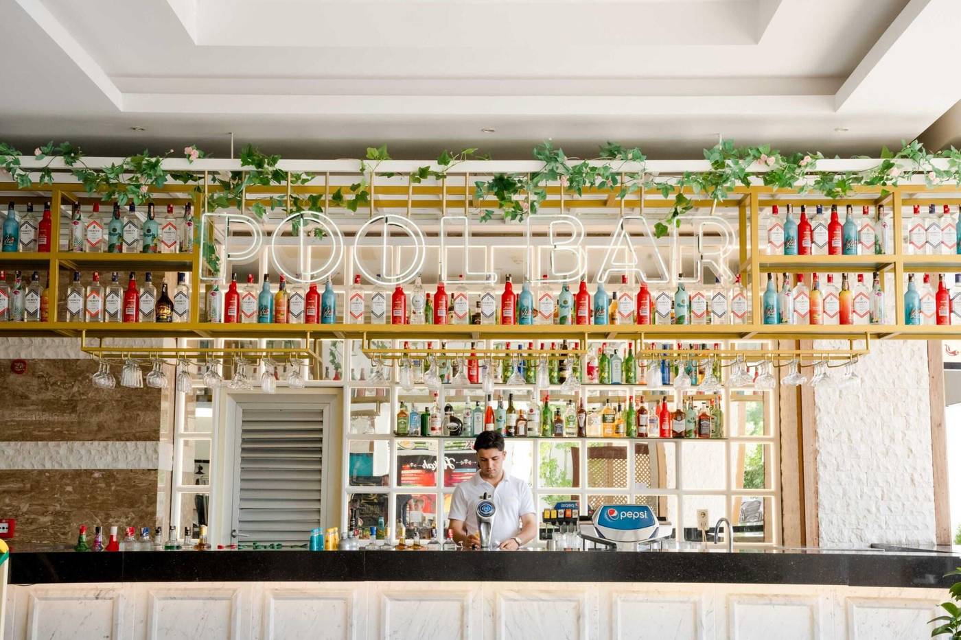 Side-Premium-Restaurant-59