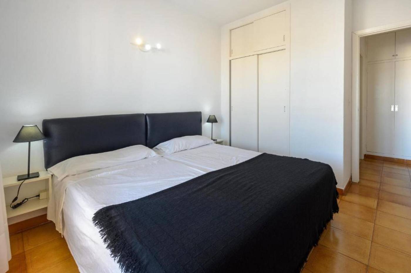 Apartamentos-San-Antonio-Beach-Room-24