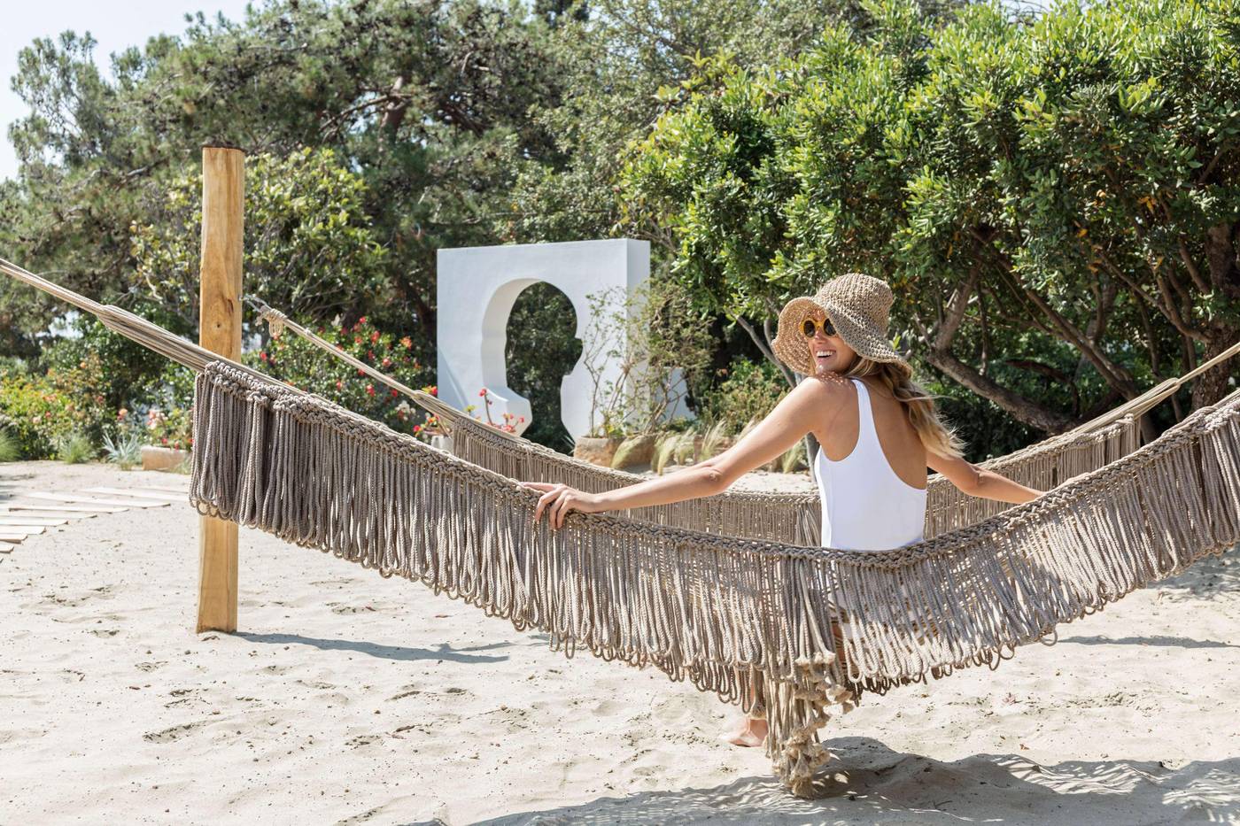 Minos-Beach-Art-Hotel-Sports-and-Entertainment-101