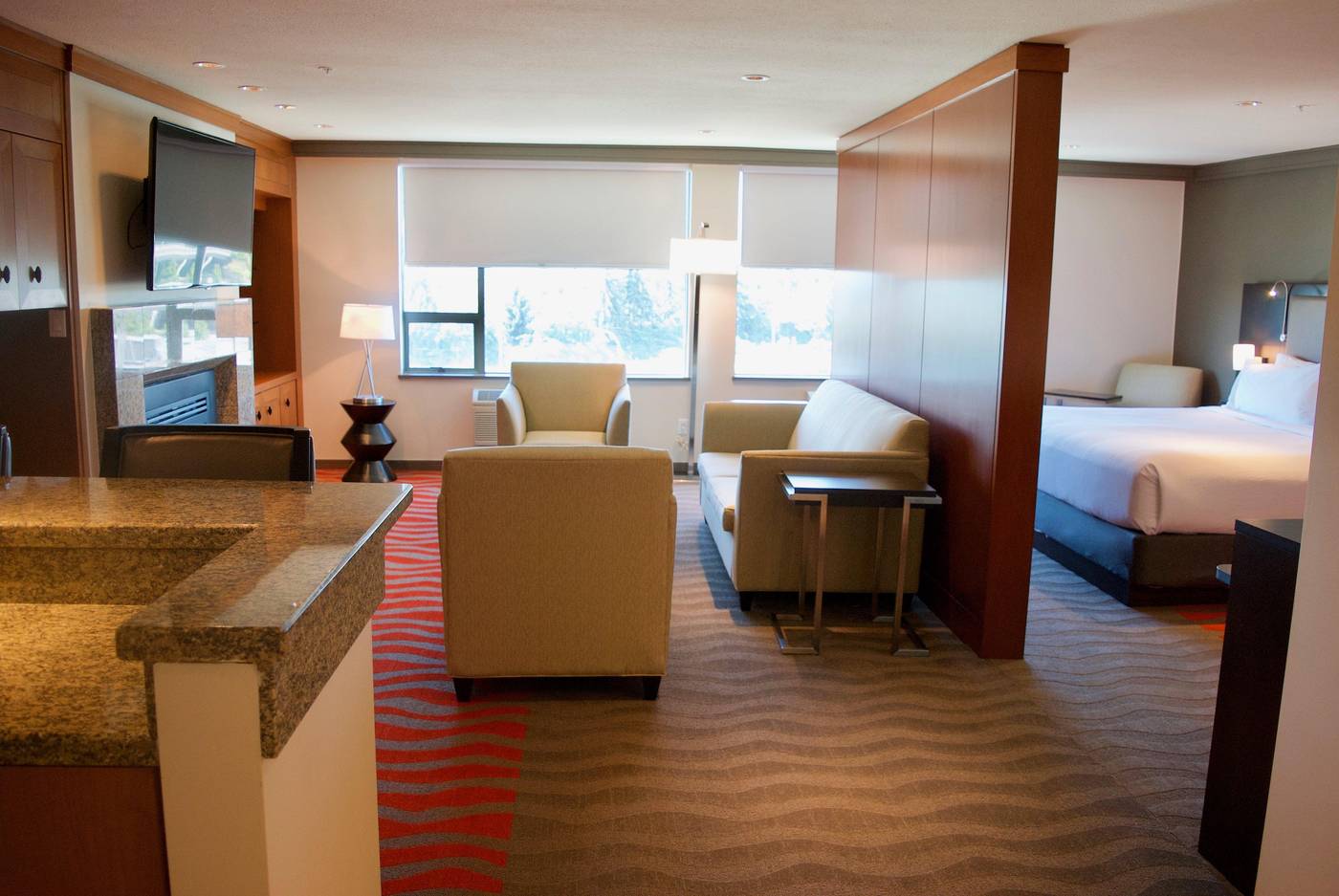 Holiday-Inn-Vancouver-Airport-Room-9
