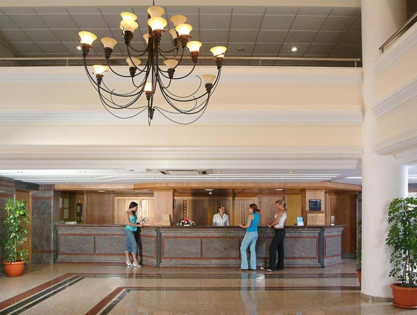 Nissiana-Hotel-and-Bungalows-Lobby-36