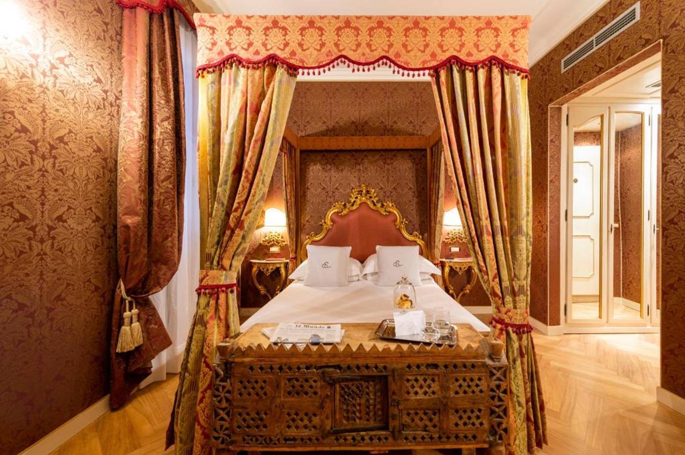 Antico-Doge---a-Member-of-Elizabeth-Hotel-Room-31