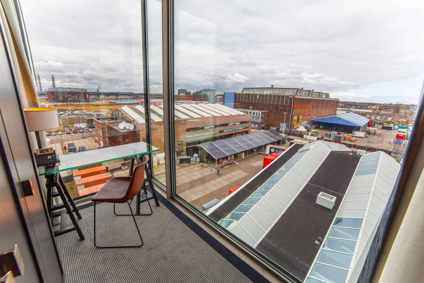 DoubleTree-by-Hilton-NDSM-Wharf-Room-4