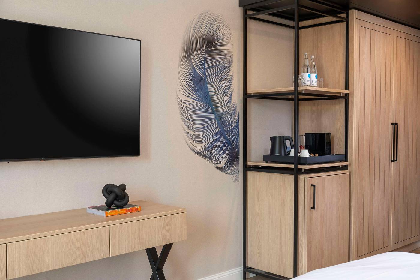 DoubleTree-by-Hilton-Berlin-Ku-damm-Room-9