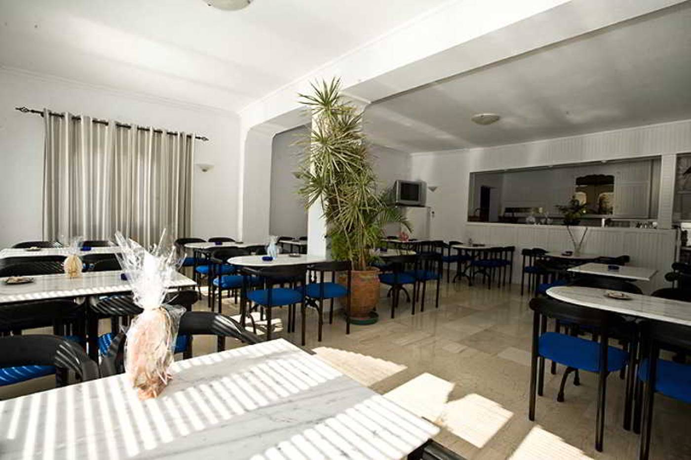 Zannis-Restaurant-14