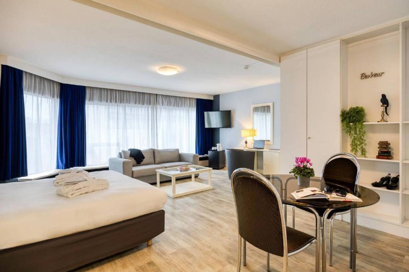 First-Euroflat-Hotel-Room-37