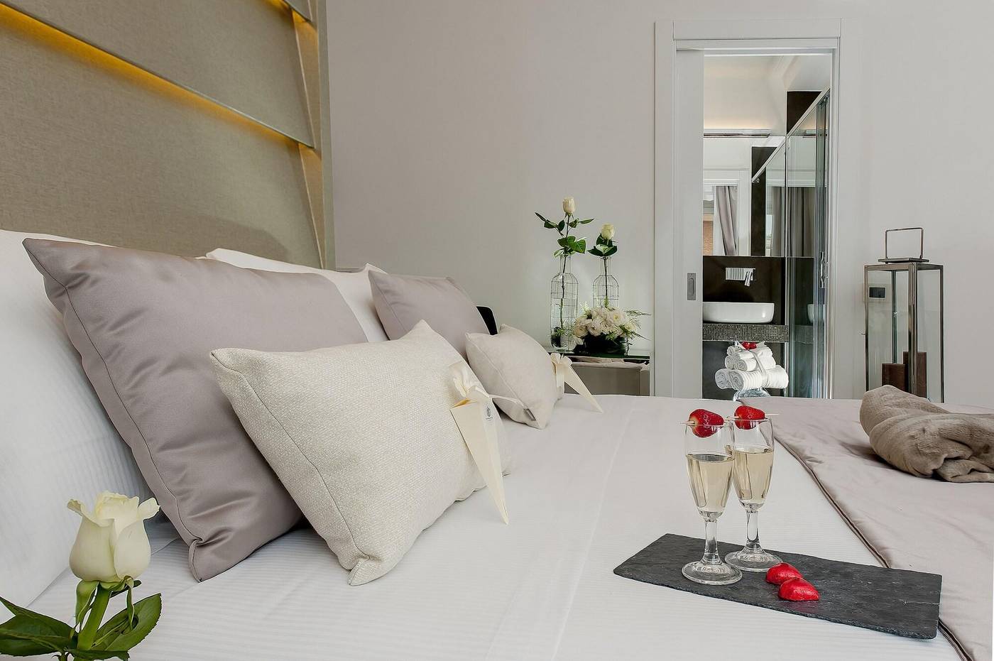 Vatican-Style-Room-14