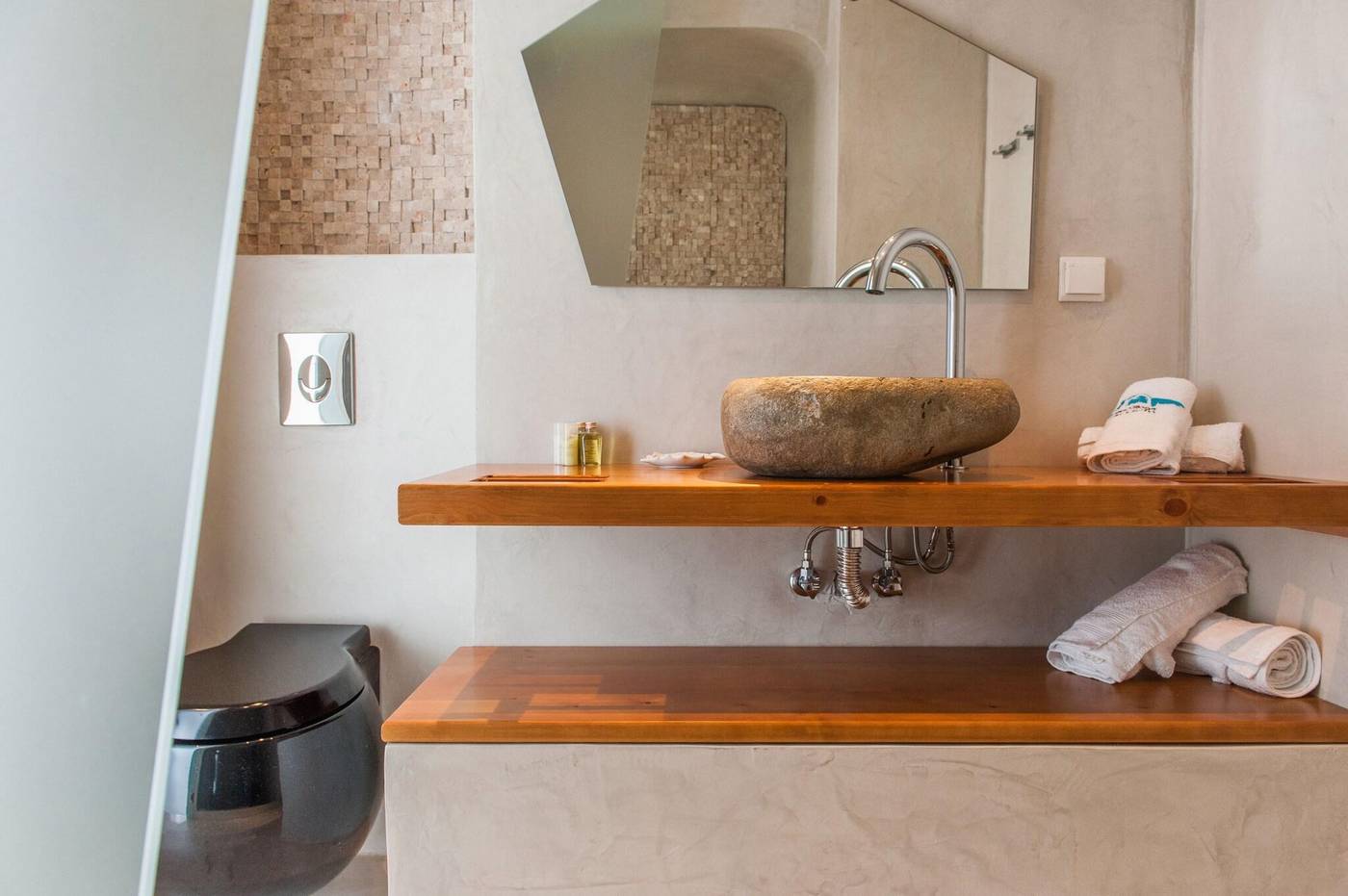 Armeni-Village-Room-30