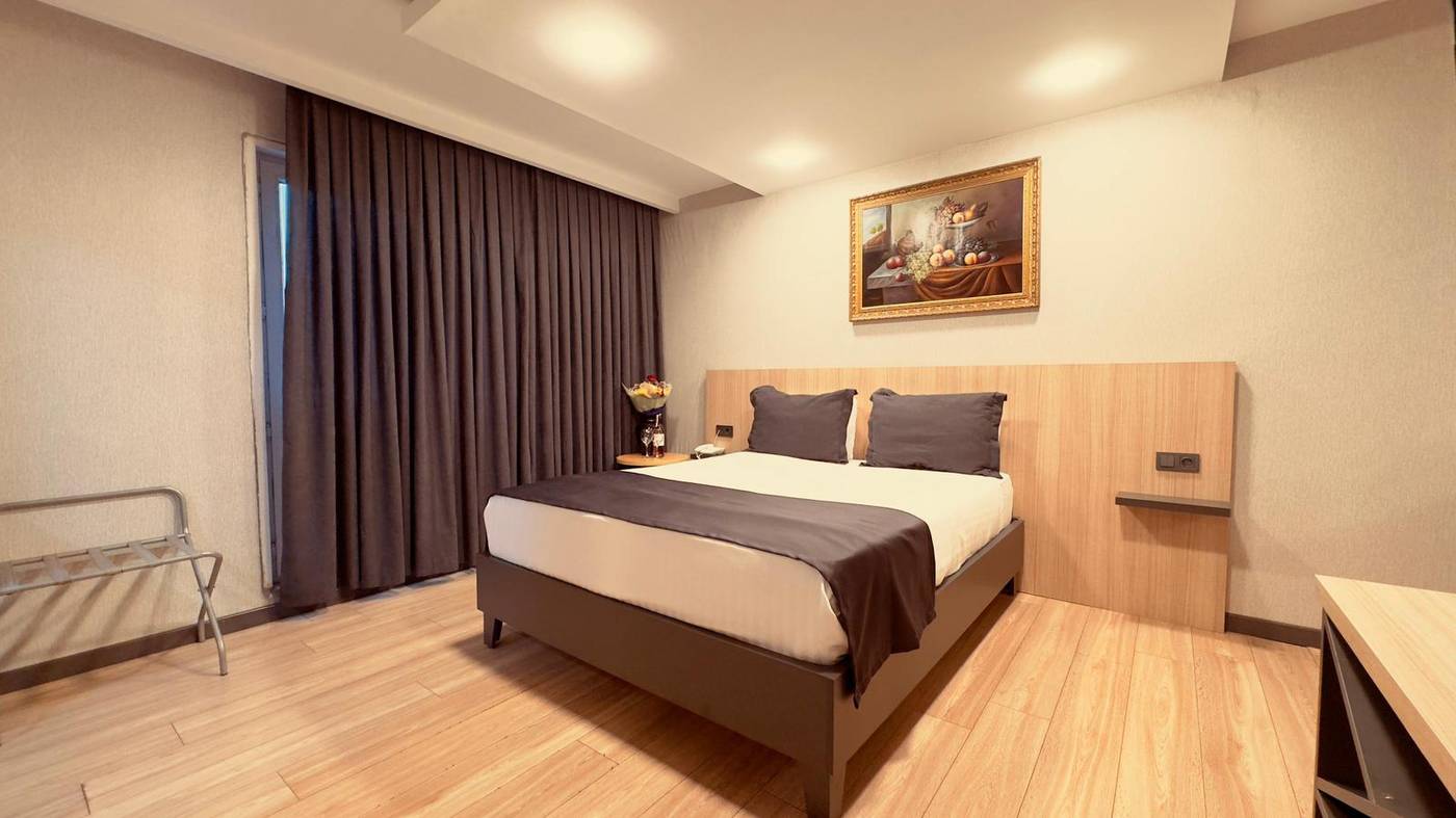 The-Greenpark-Hotel-Taksim-Room-4