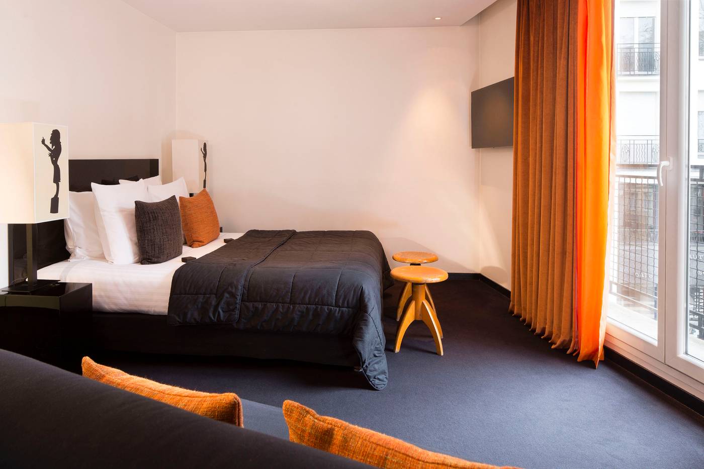 Le-Chat-Noir-Room-31