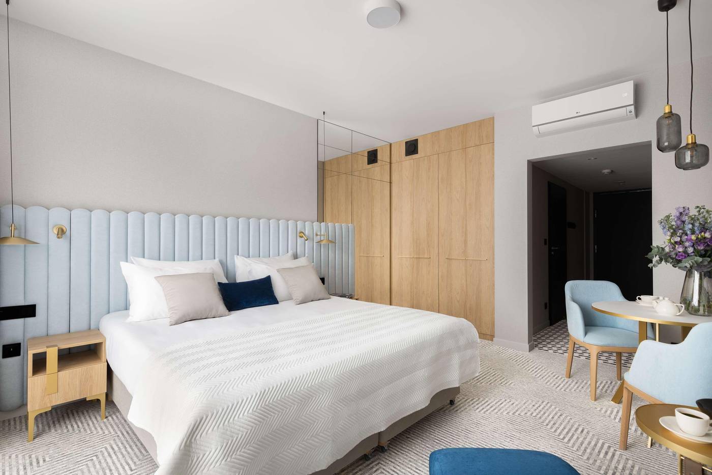 Royal-Tulip-Warsaw-Apartments-Room-4