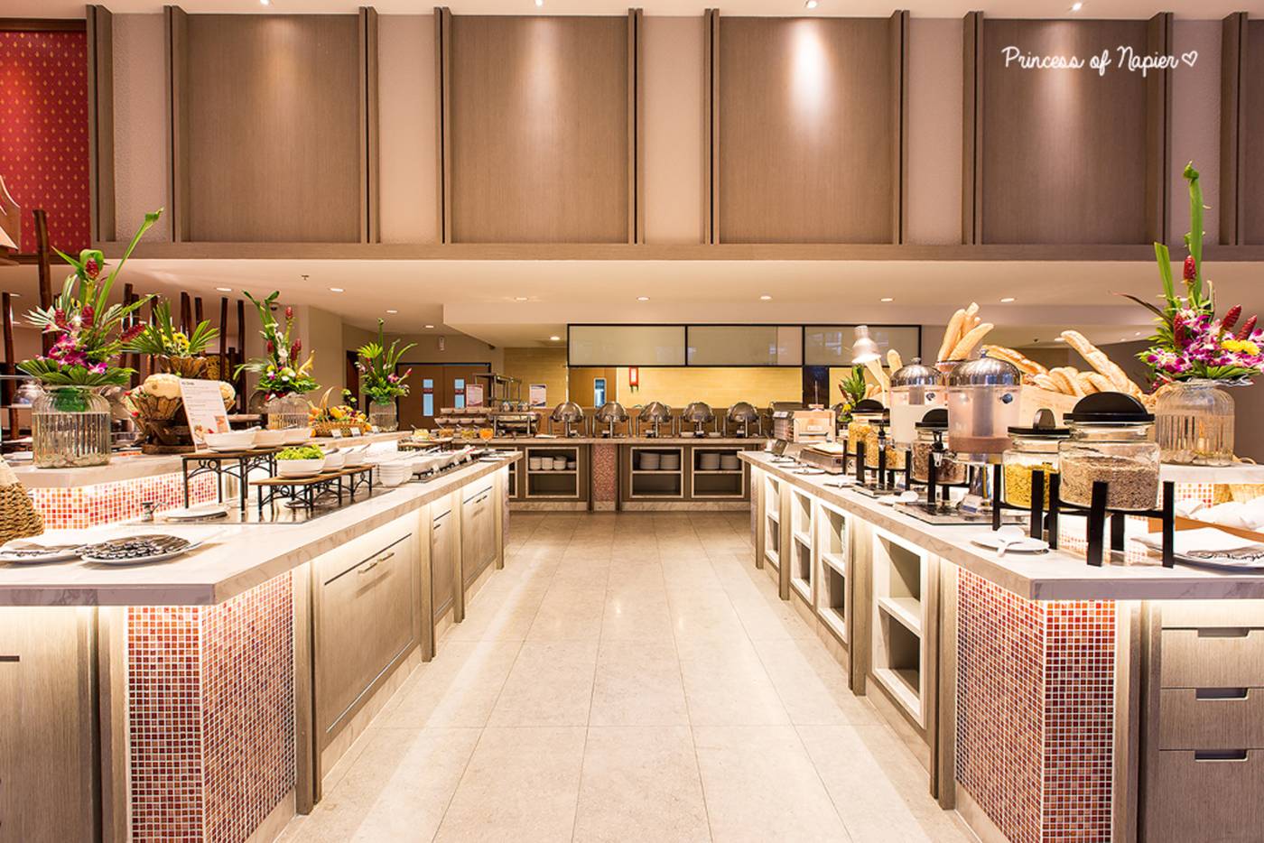 Deevana-Plaza-Phuket-Restaurant-45