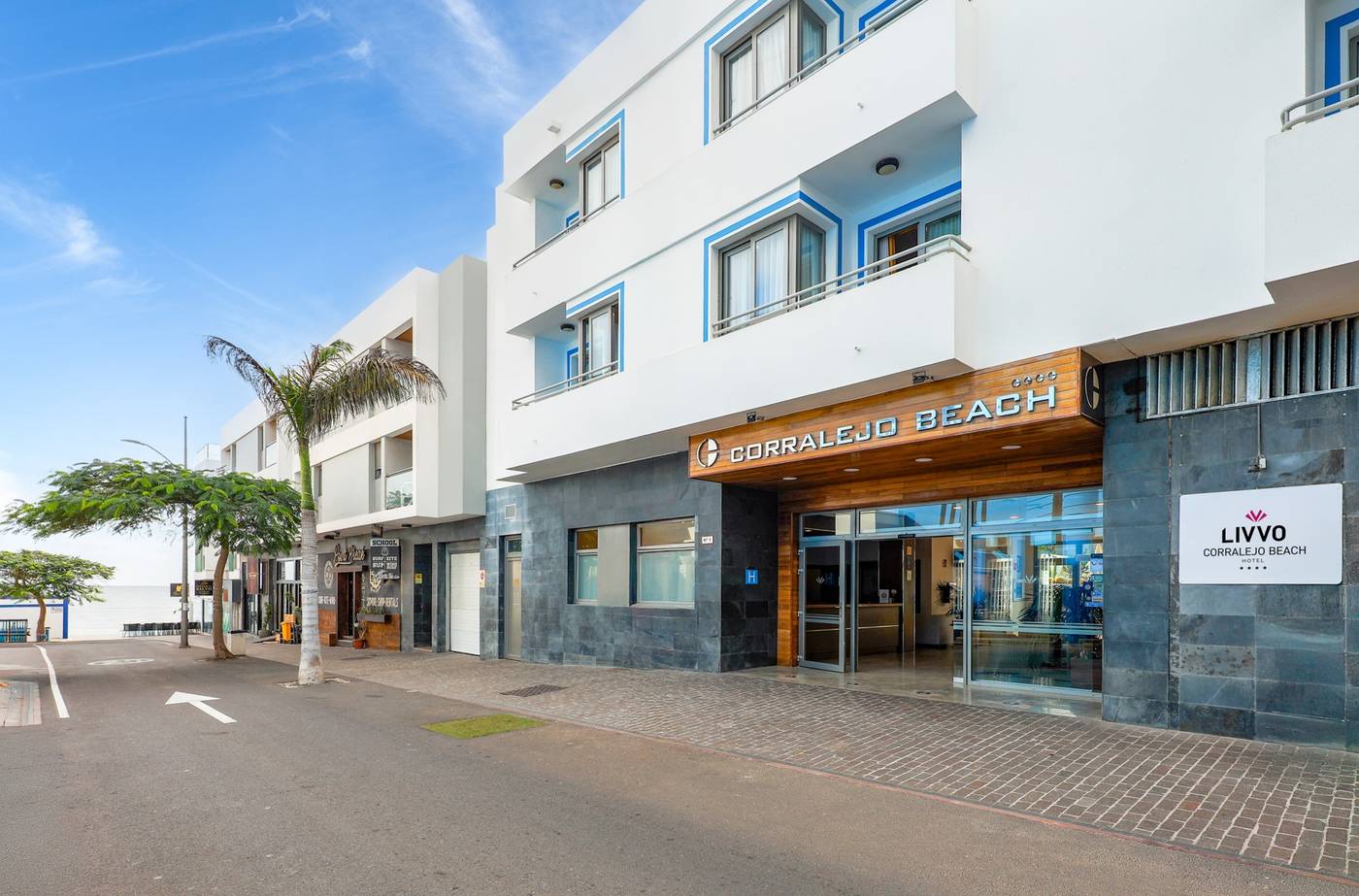 Hotel-LIVVO-Corralejo-Beach-General-view-16