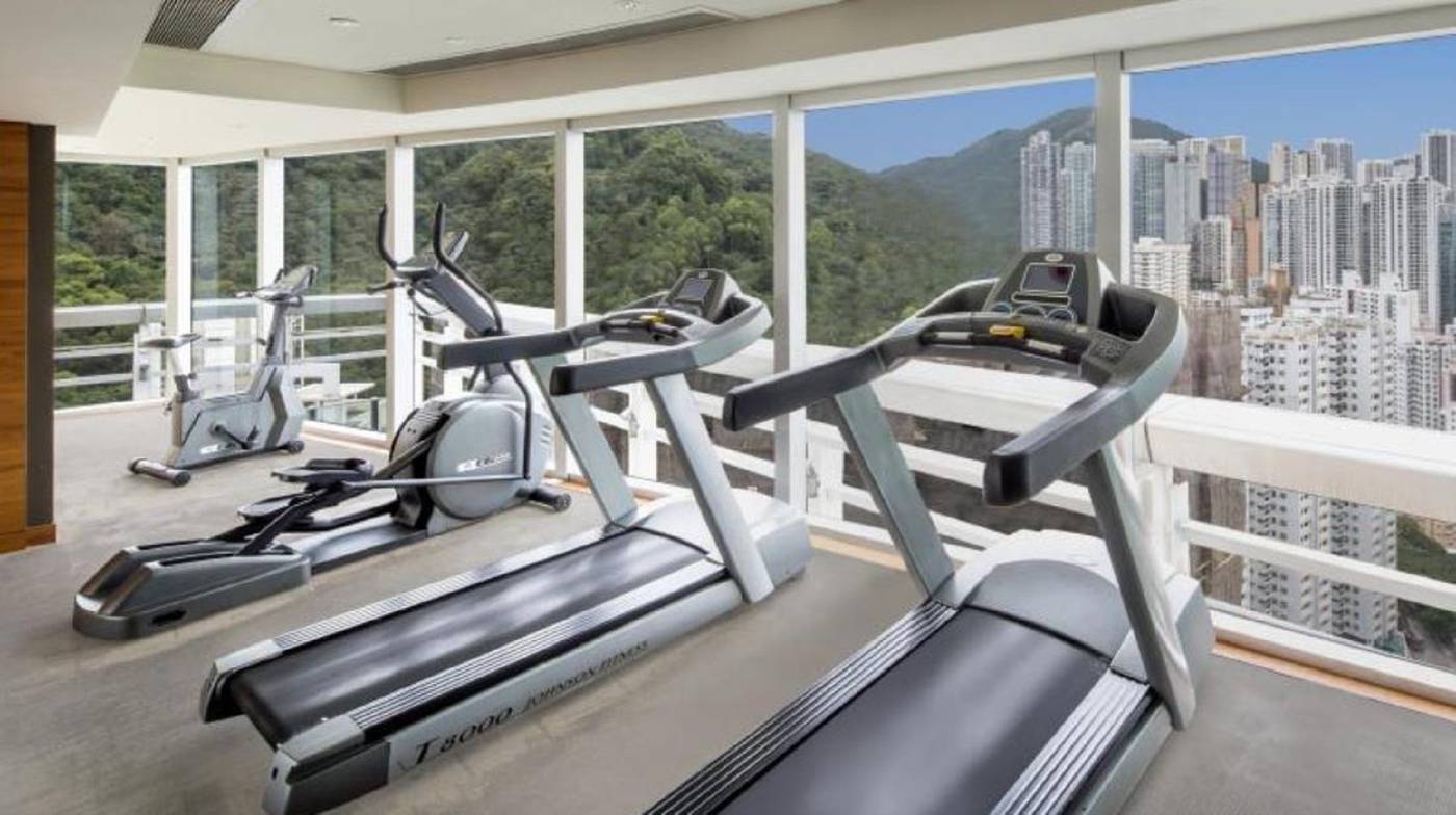 Nina-Hotel-Causeway-Bay-Sports-and-Entertainment-19