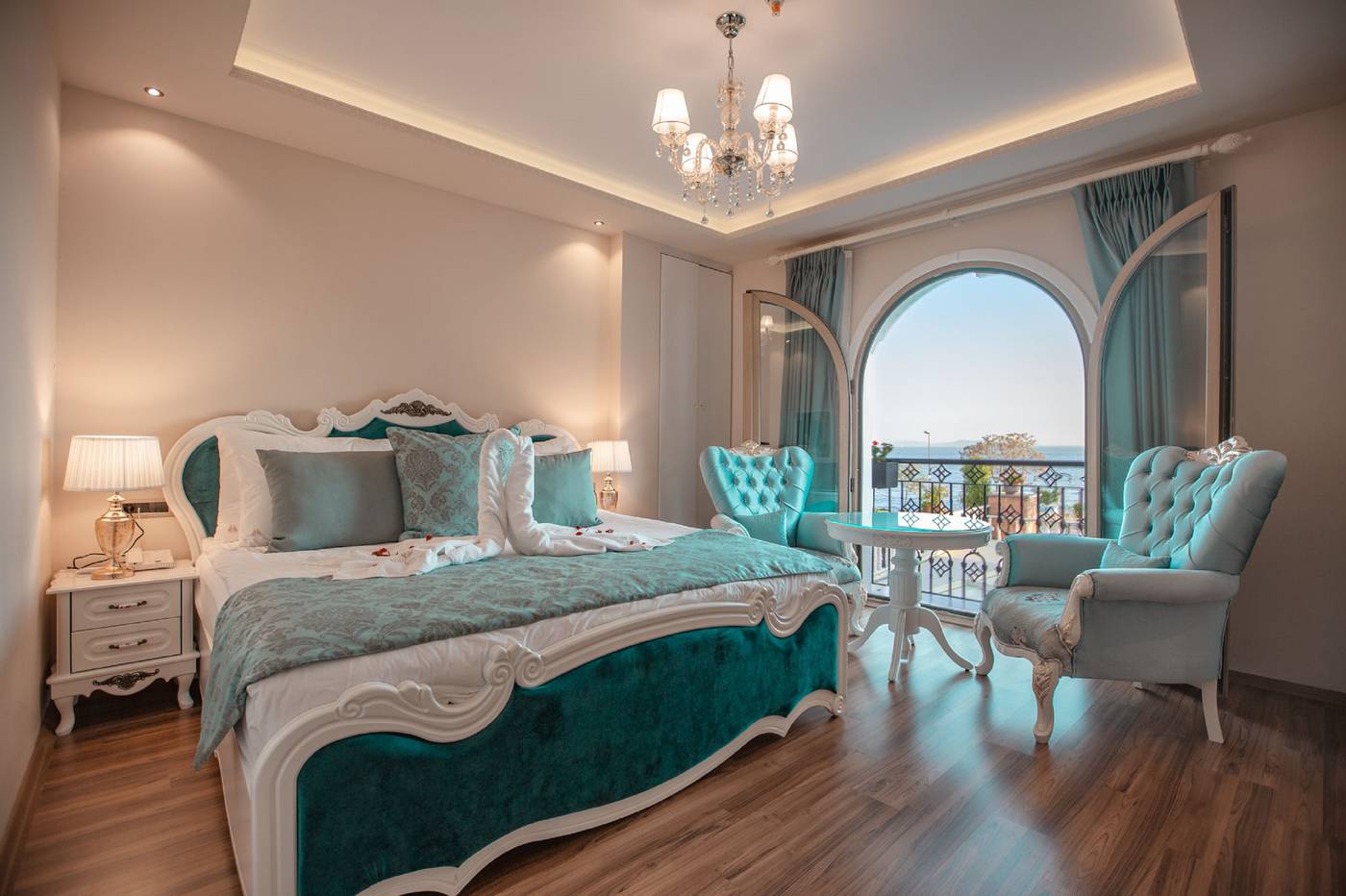 Seven-Hills-Palace---Spa-Room-33