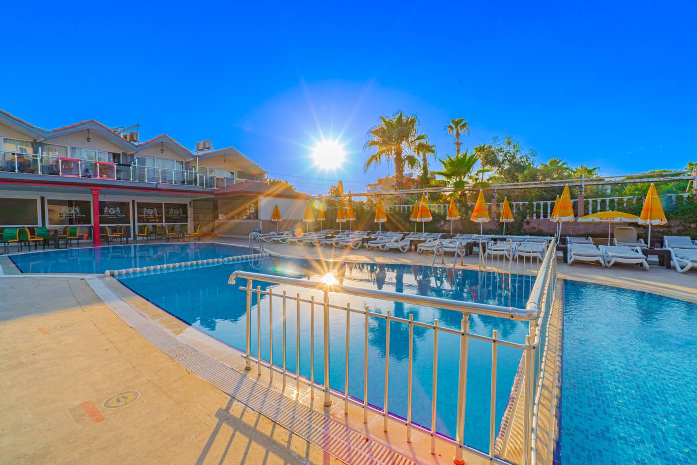 Sayanora-Hotel-Pool-8