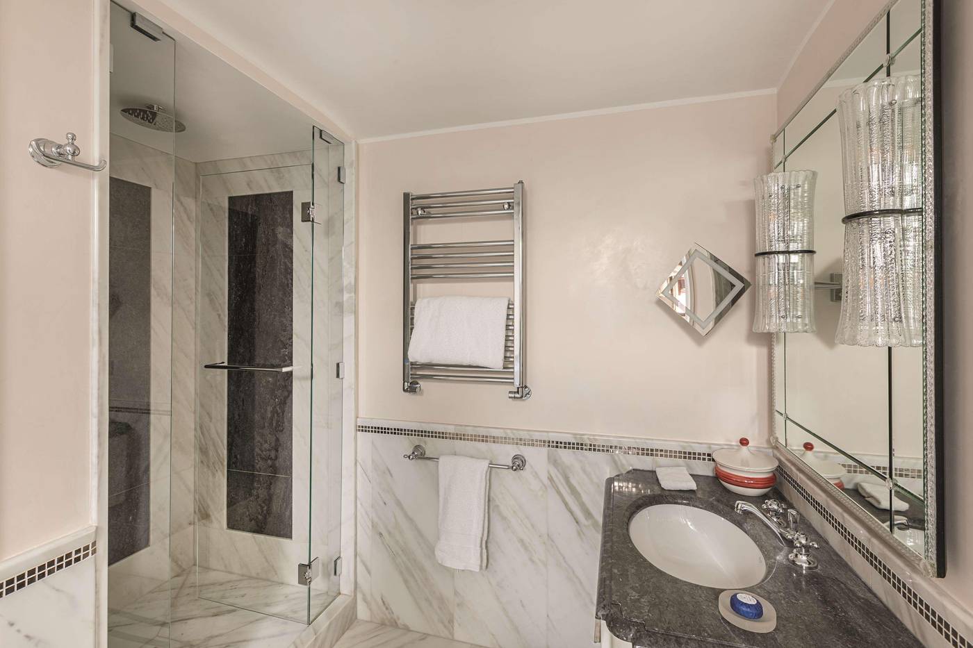 Hotel-Cipriani--A-Belmond-Hotel--Venice-Room-75