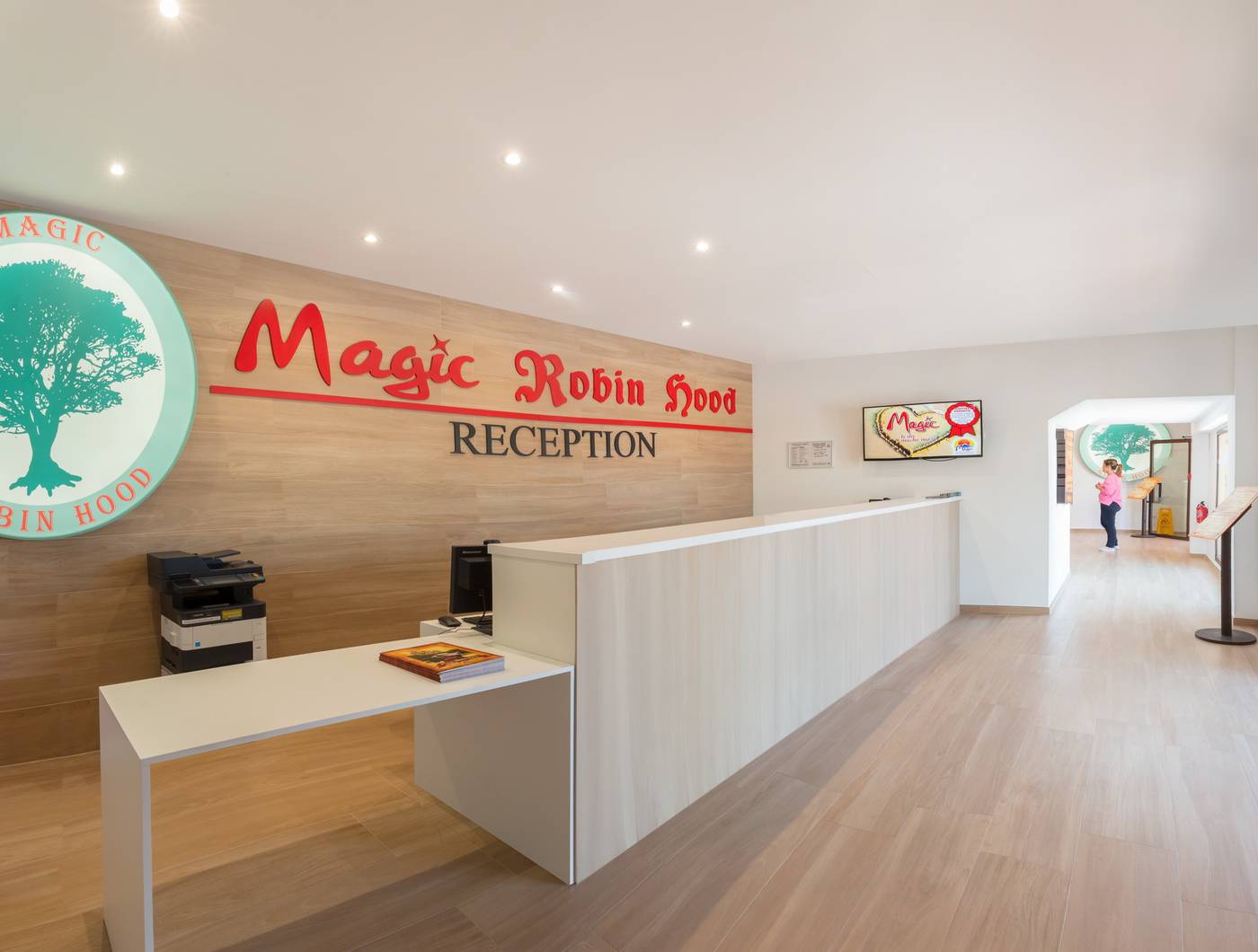 Magic-Robin-Hood-Lobby-60