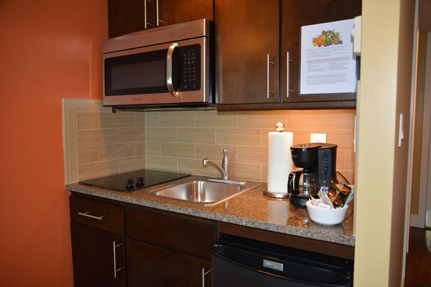 Rosedale-On-Robson-Suites-Hotel-Room-12