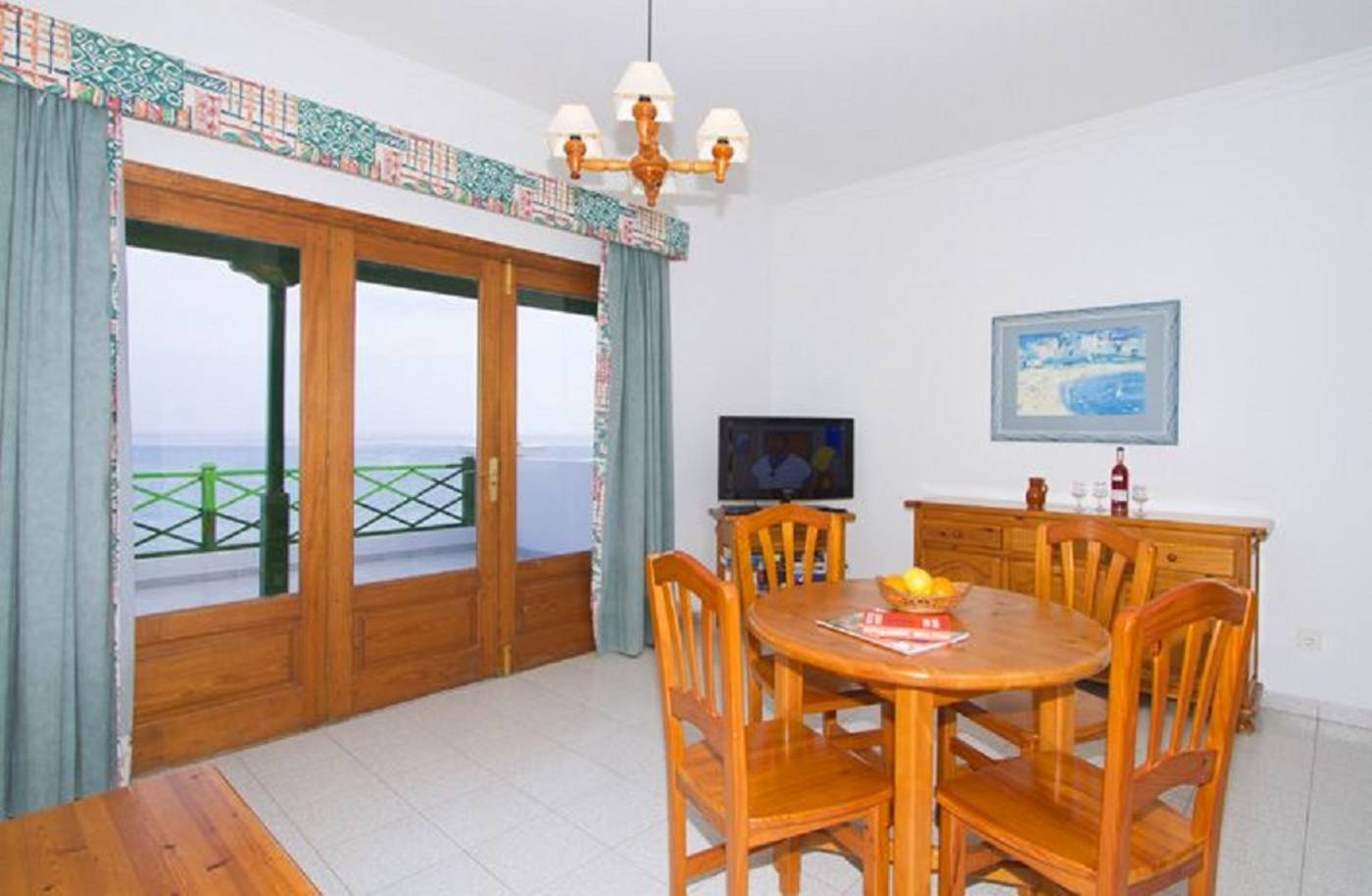 Ereza-Apartamentos-La-Avenida-Lobby-2