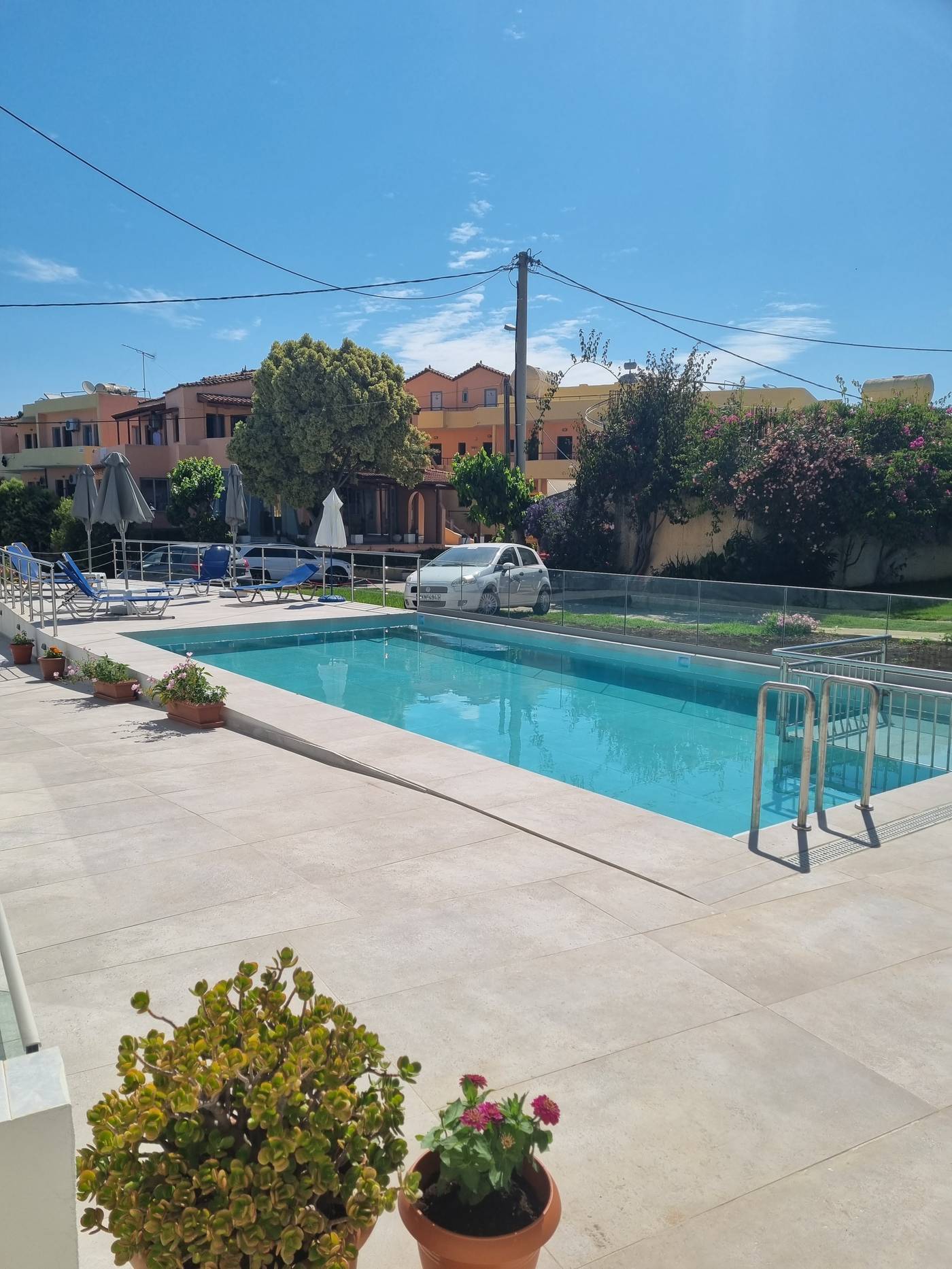 Leonidas-Pool-5