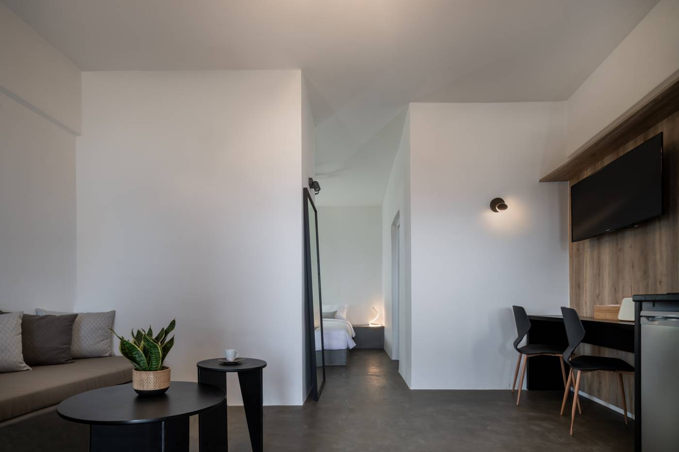 Colombos-Beachfront-Room-9