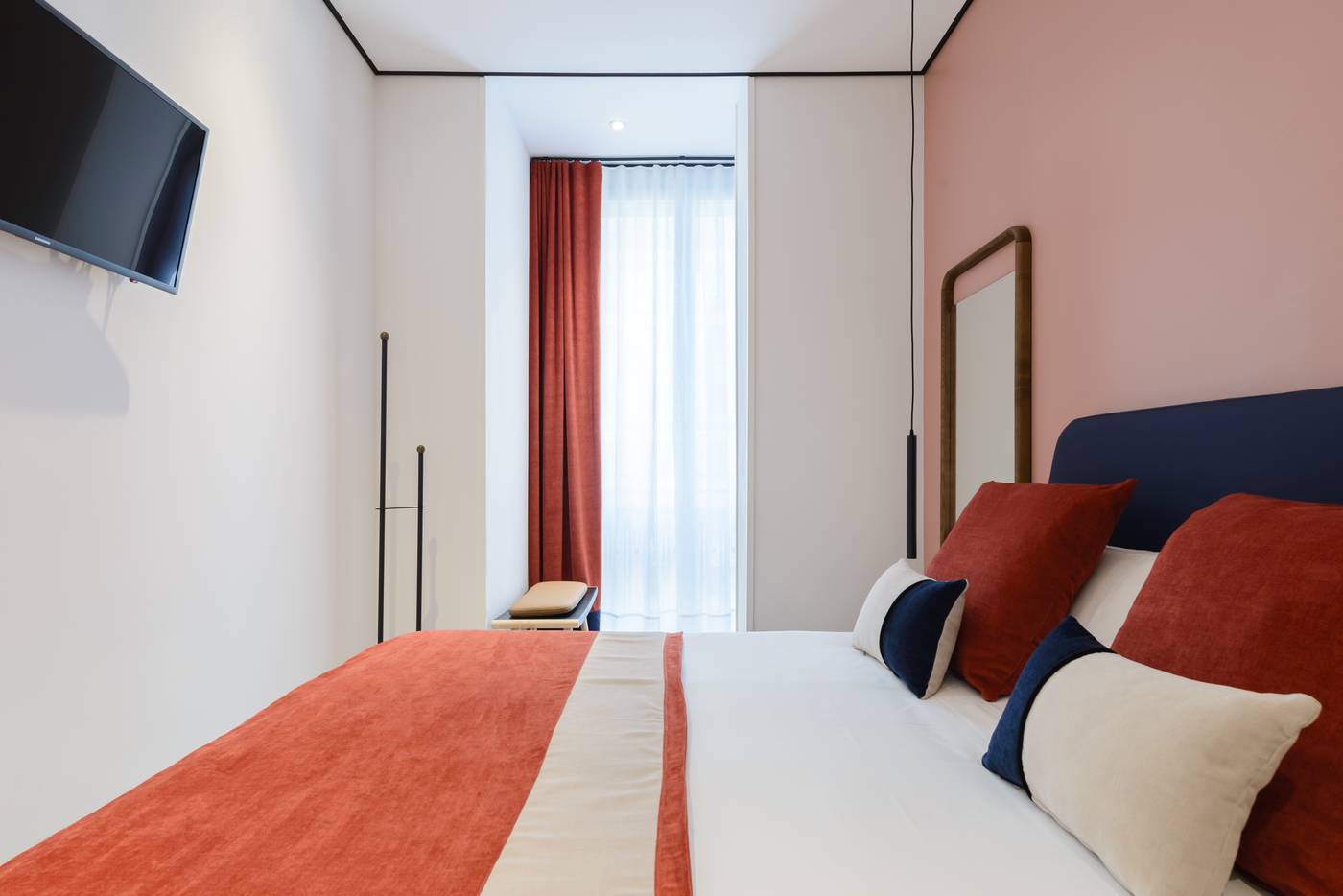 Smartrental-Collection-Gran-Via-Centric-II-Room-33