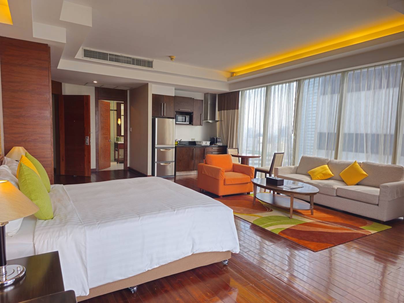 Column-Bangkok-Room-14