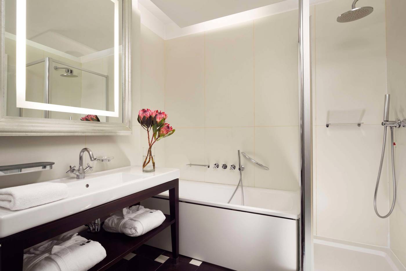 Unahotels-Cusani-Milano-Room-35