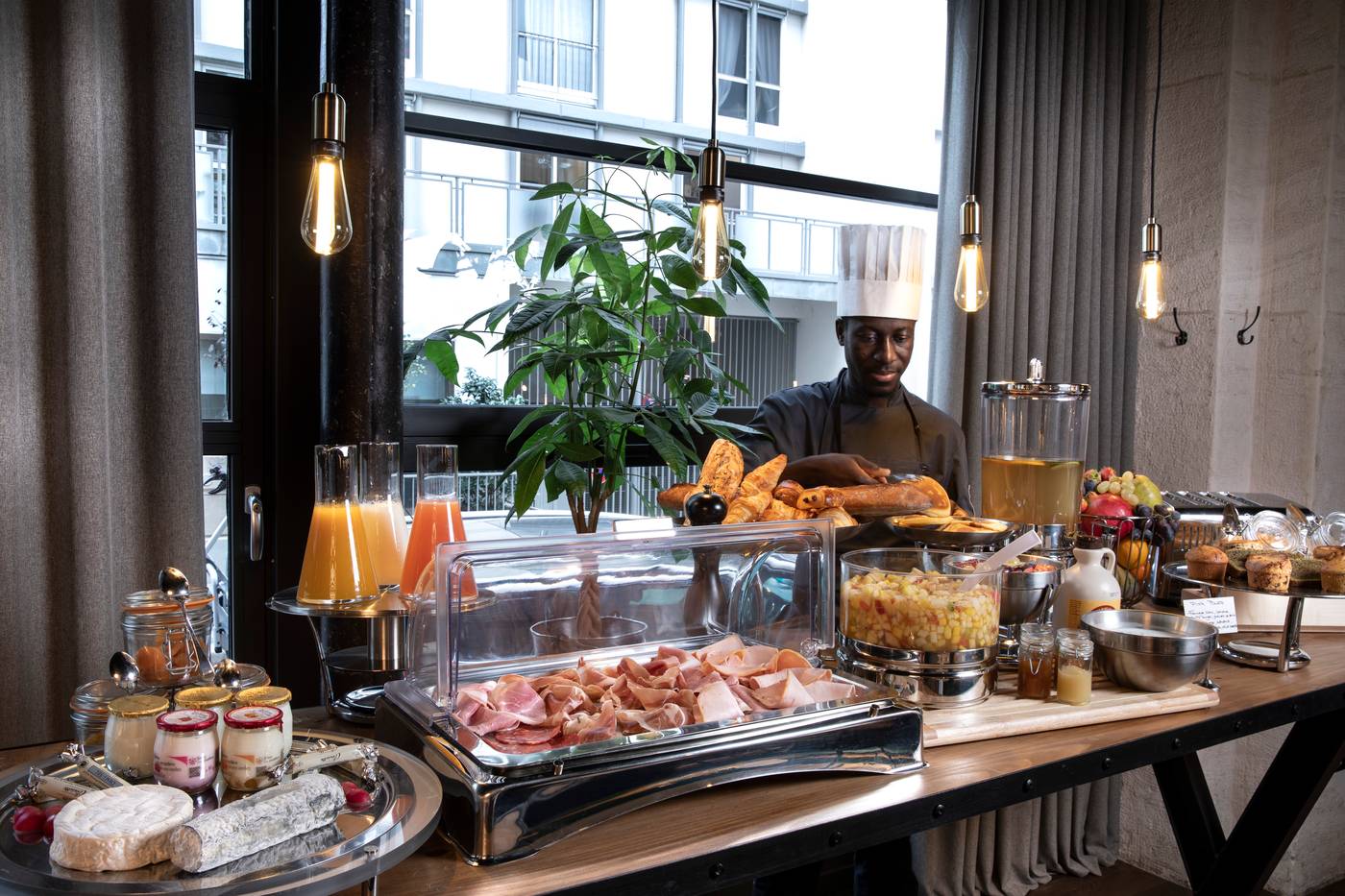 Les-Deux-Girafes-Restaurant-43